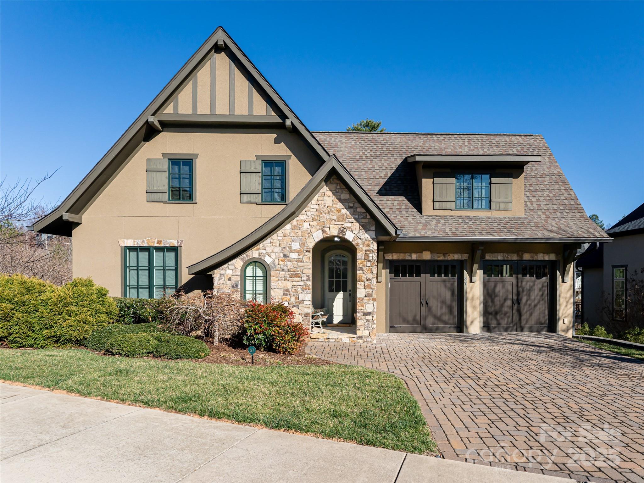 87 Chantilly Drive Property Photo