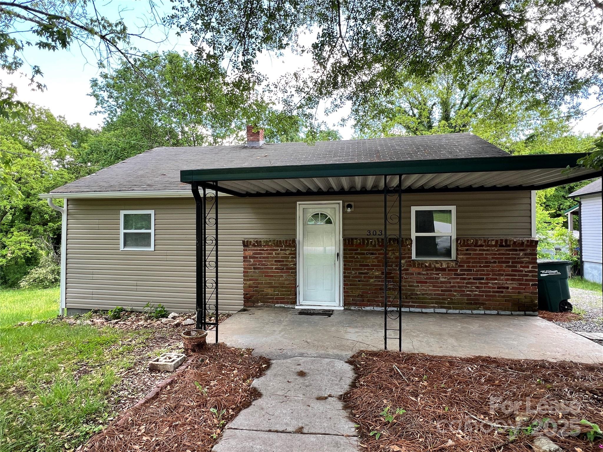 303 Talley Street Property Photo 1
