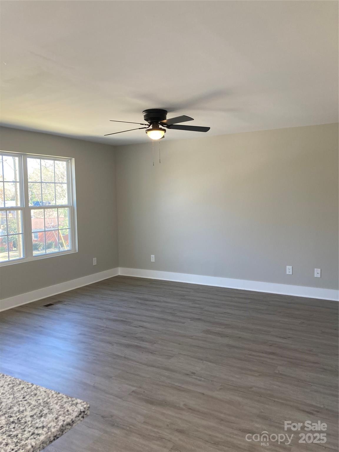 1537 Poston Circle Property Photo 4