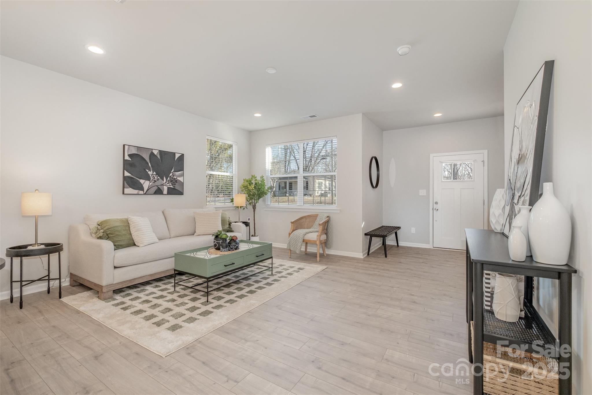 336 A Lincoln Street Property Photo 2