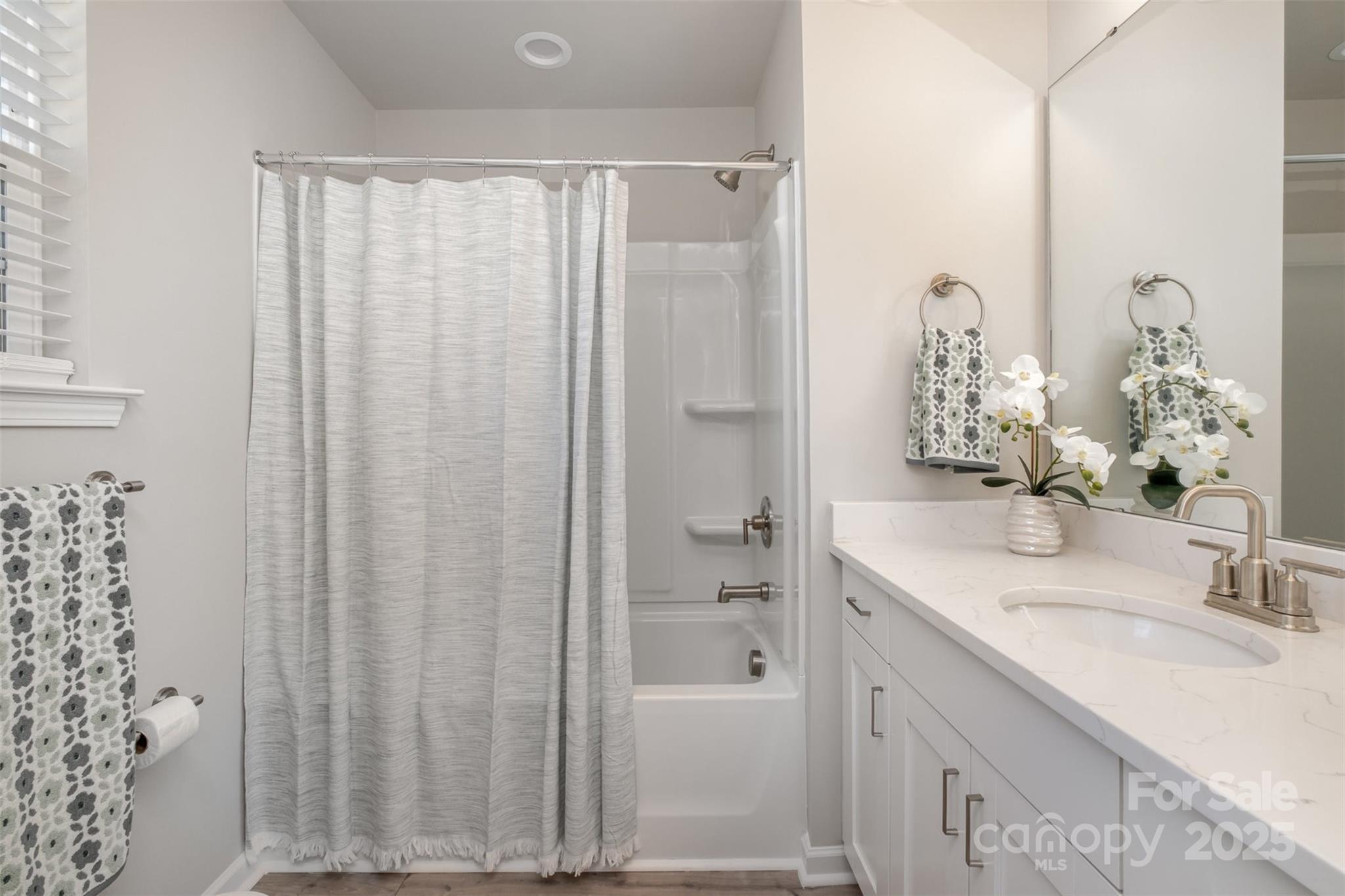 336 A Lincoln Street Property Photo 11