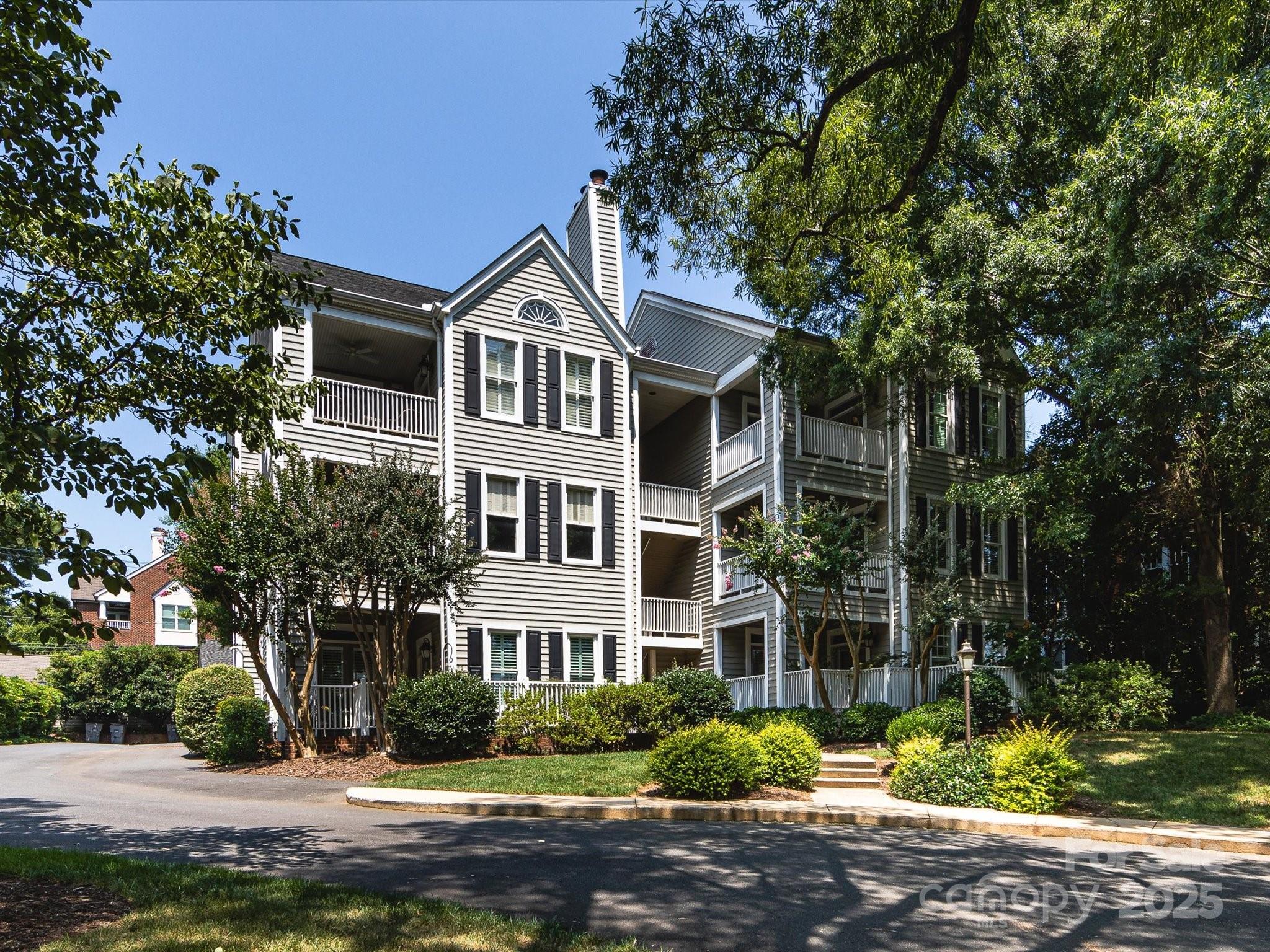 2310 Roswell Avenue H Property Photo
