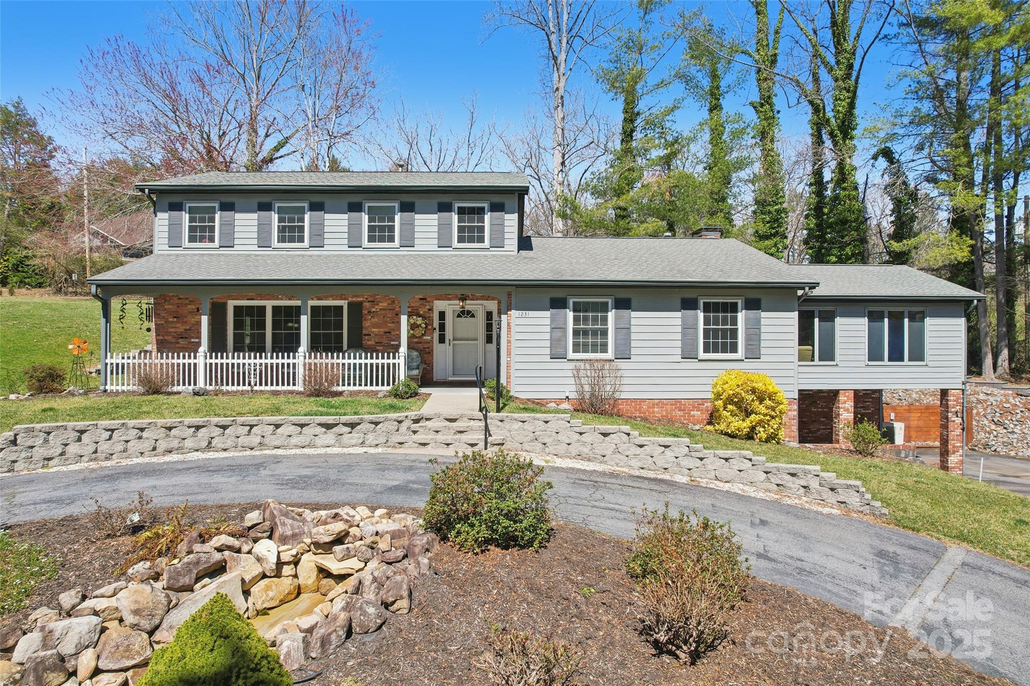 1231 Ashby Lane Property Photo 1