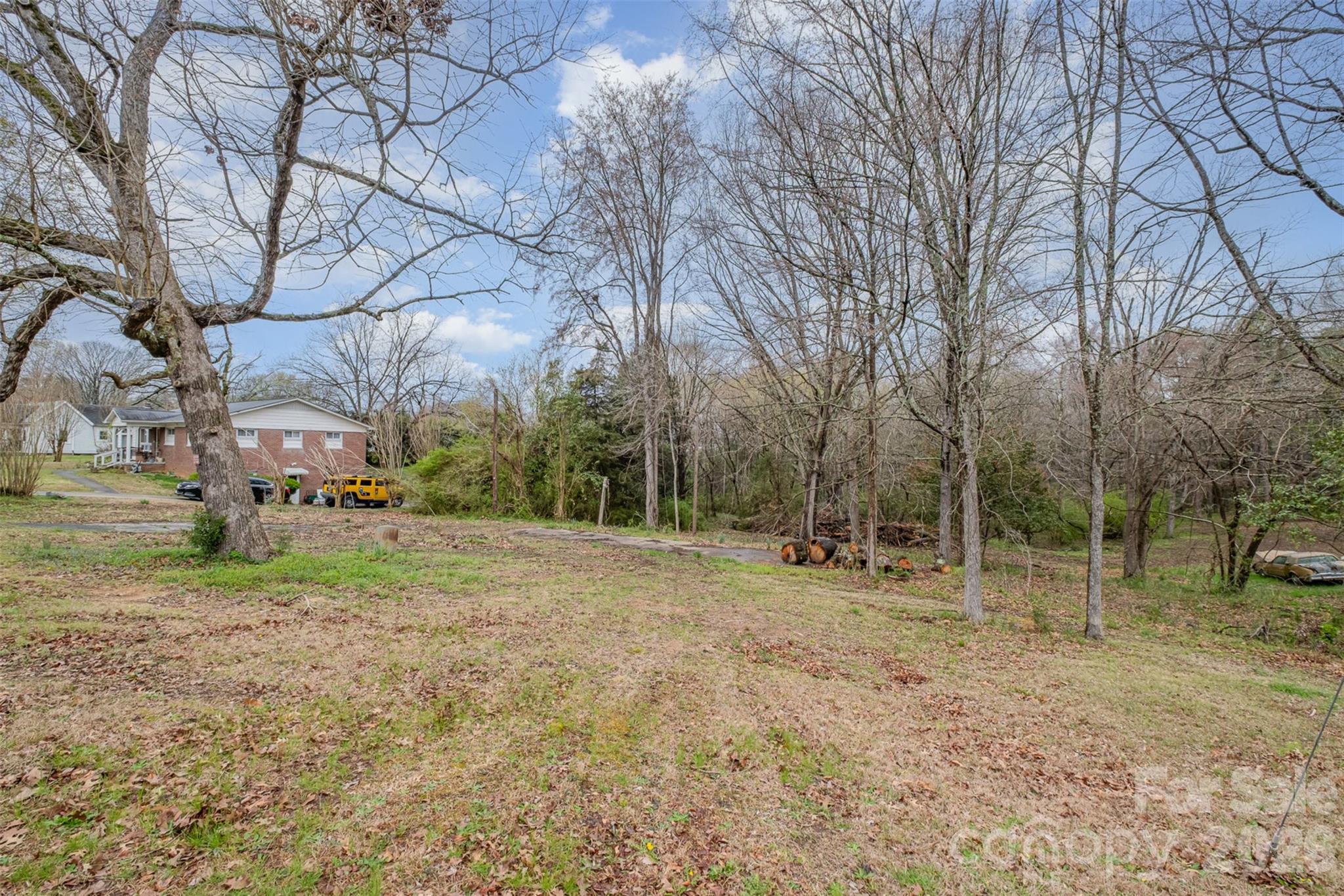 626 Flicker Street Property Photo 4