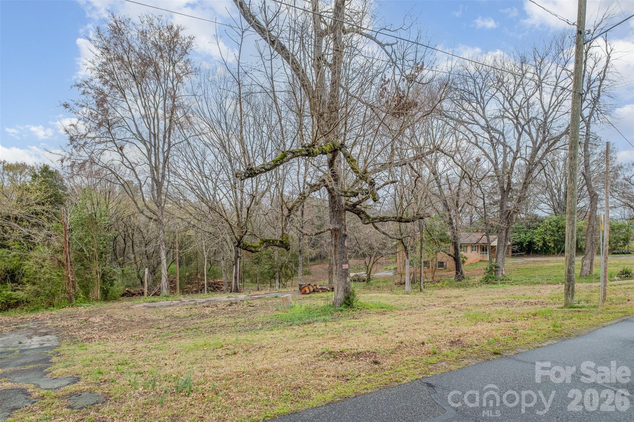 626 Flicker Street Property Photo 6