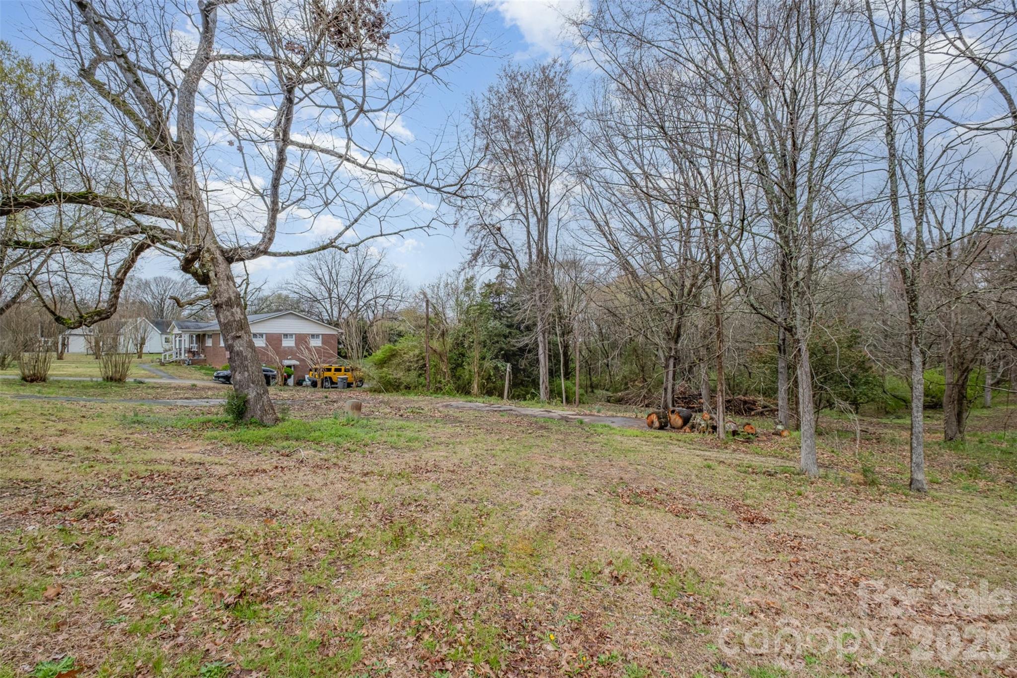 626 Flicker Street Property Photo 8