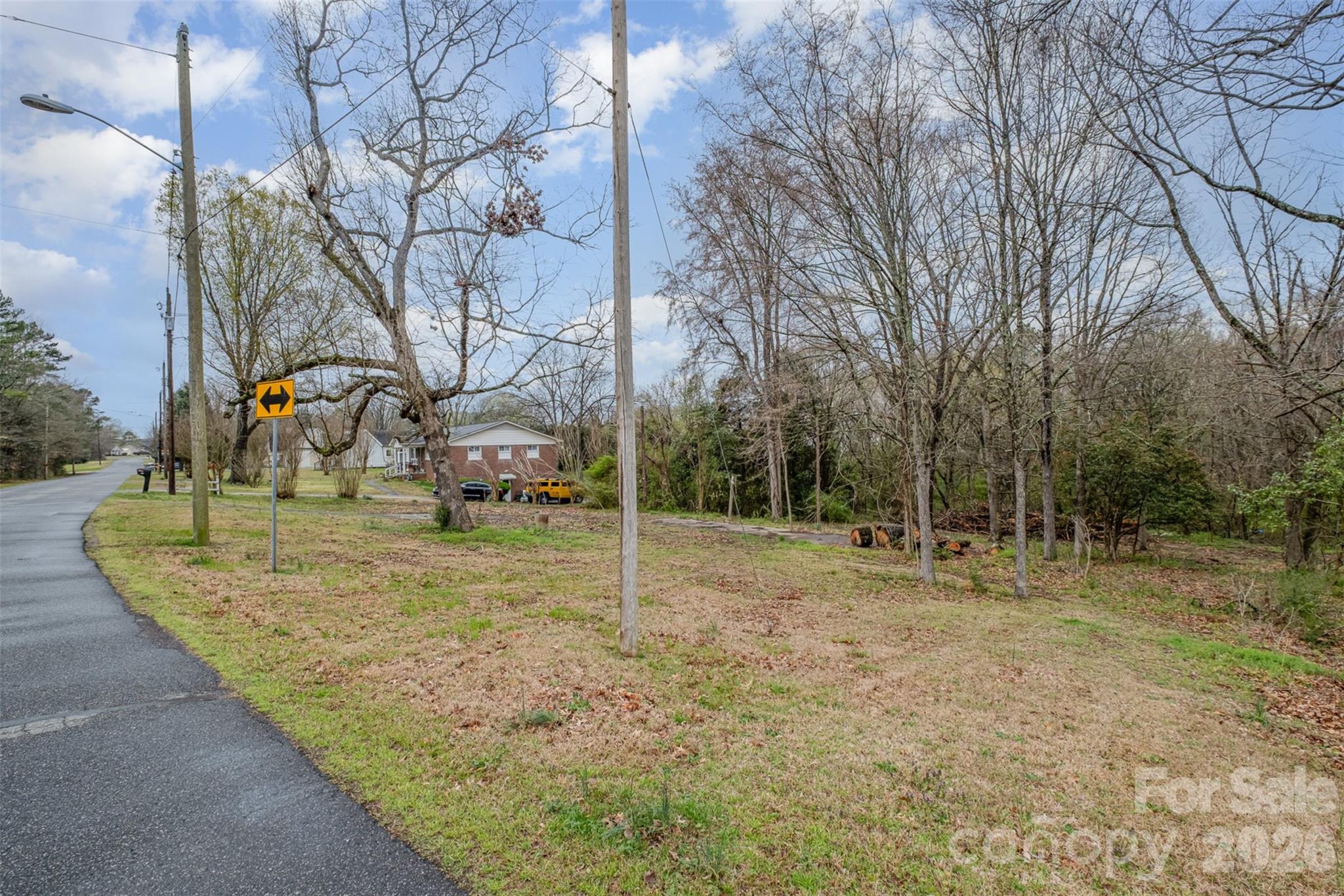 626 Flicker Street Property Photo 9