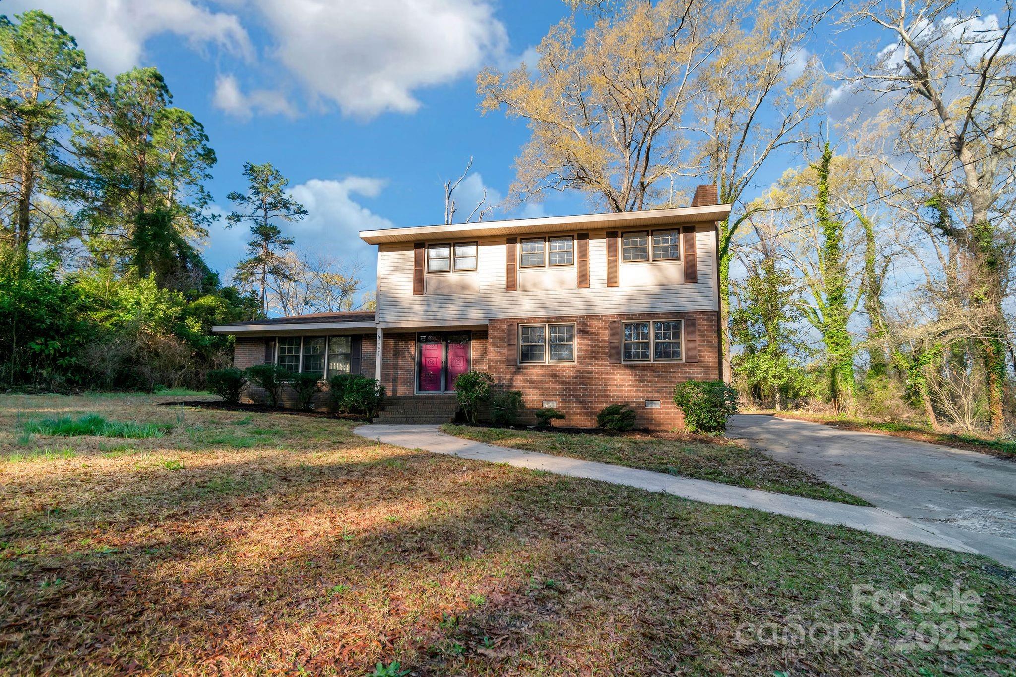 407 Covington Street Property Photo