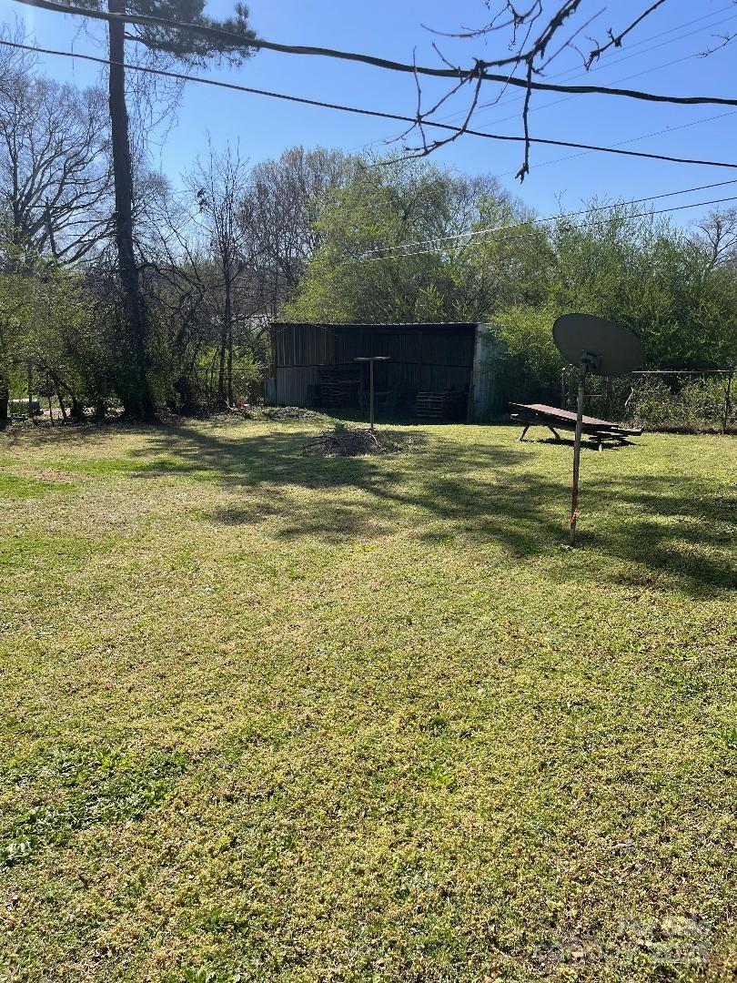 529 Devine Street Property Photo 2