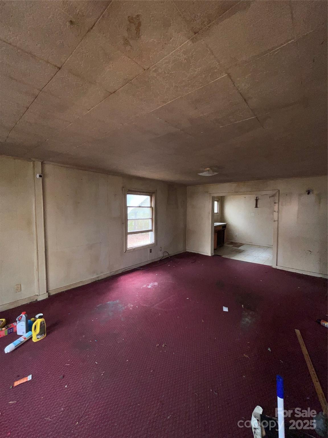 529 Devine Street Property Photo 5