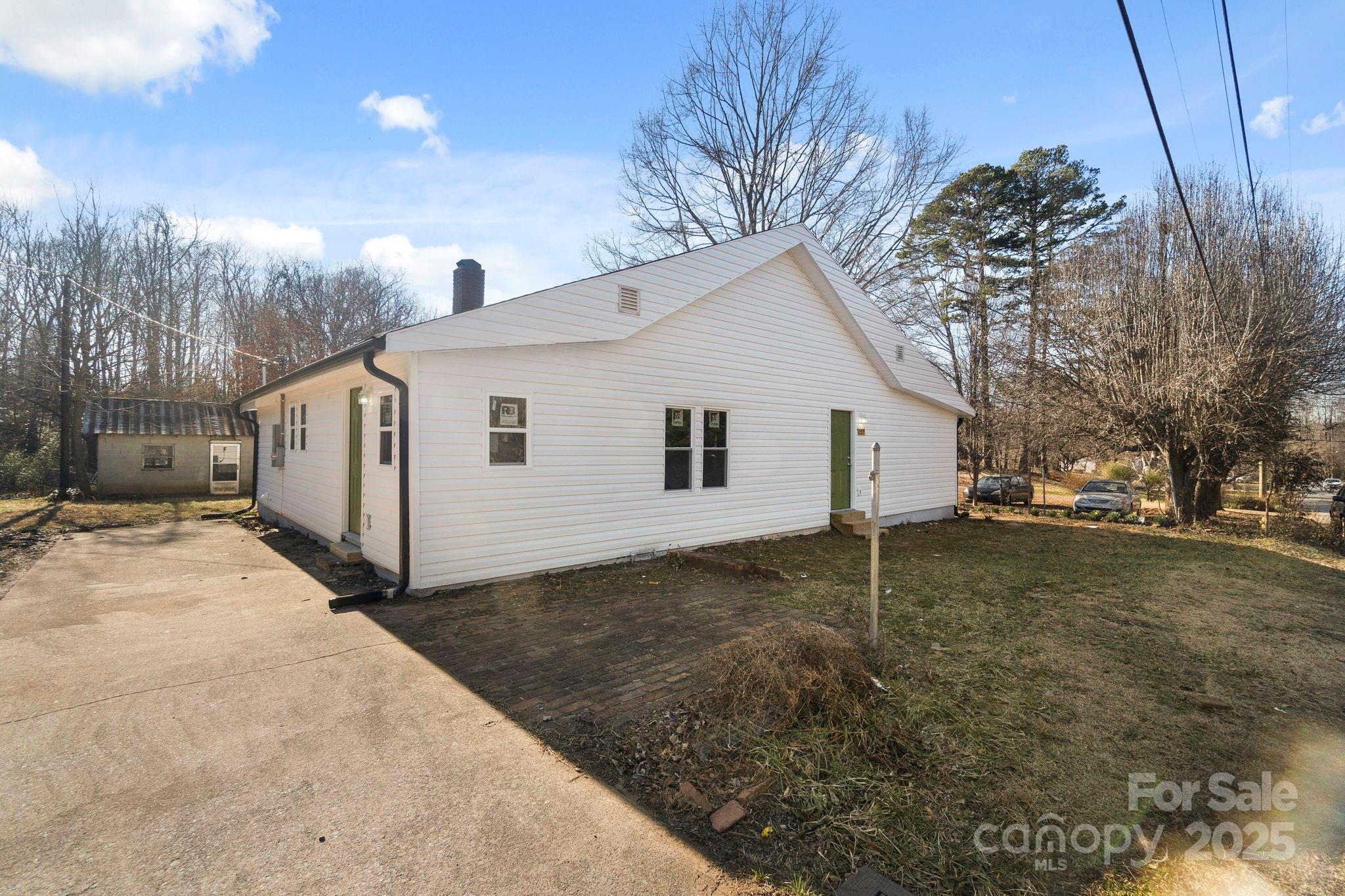 257 Textile Avenue Property Photo 1