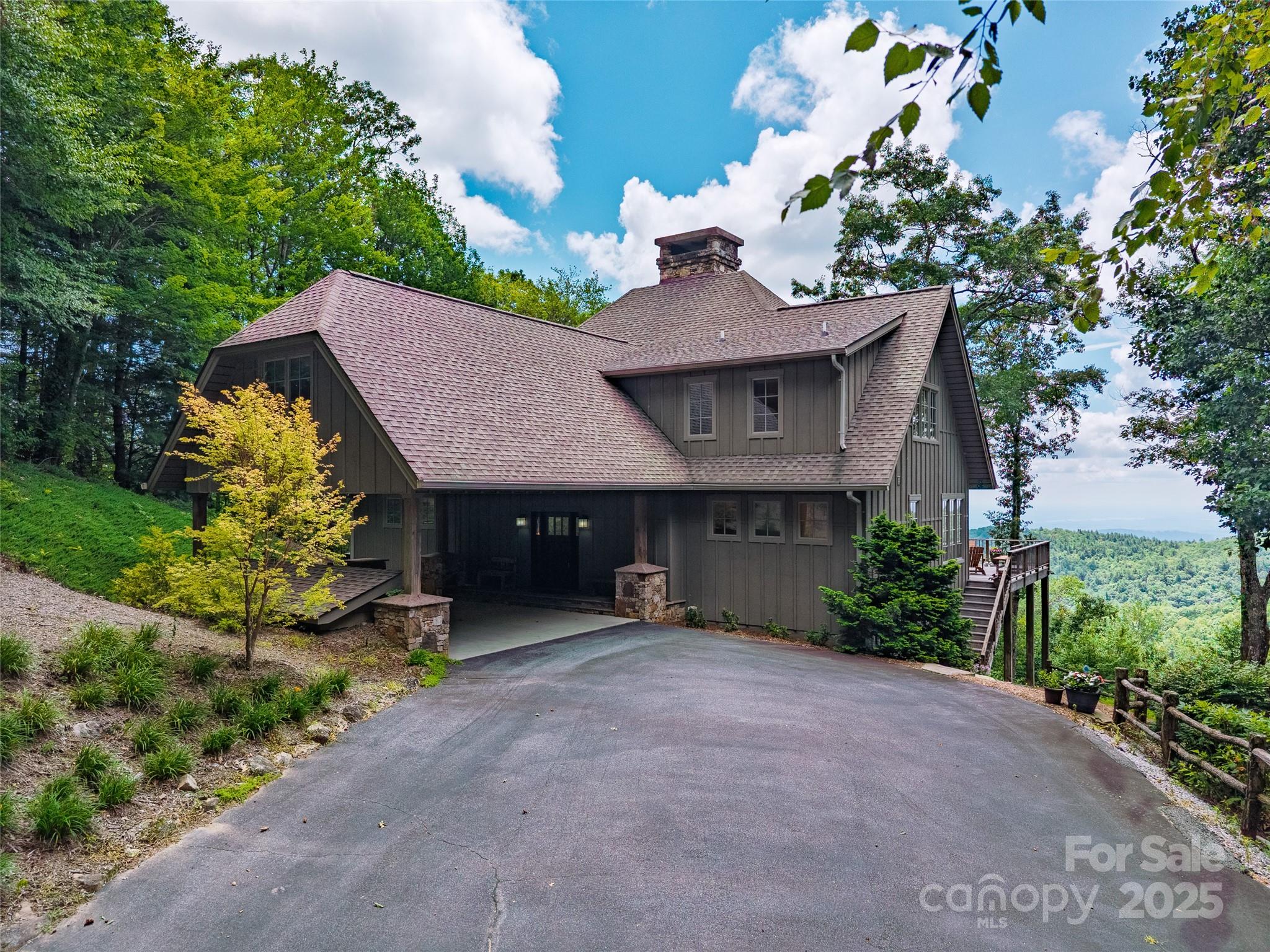 315 Jocassee Trail Property Photo 2