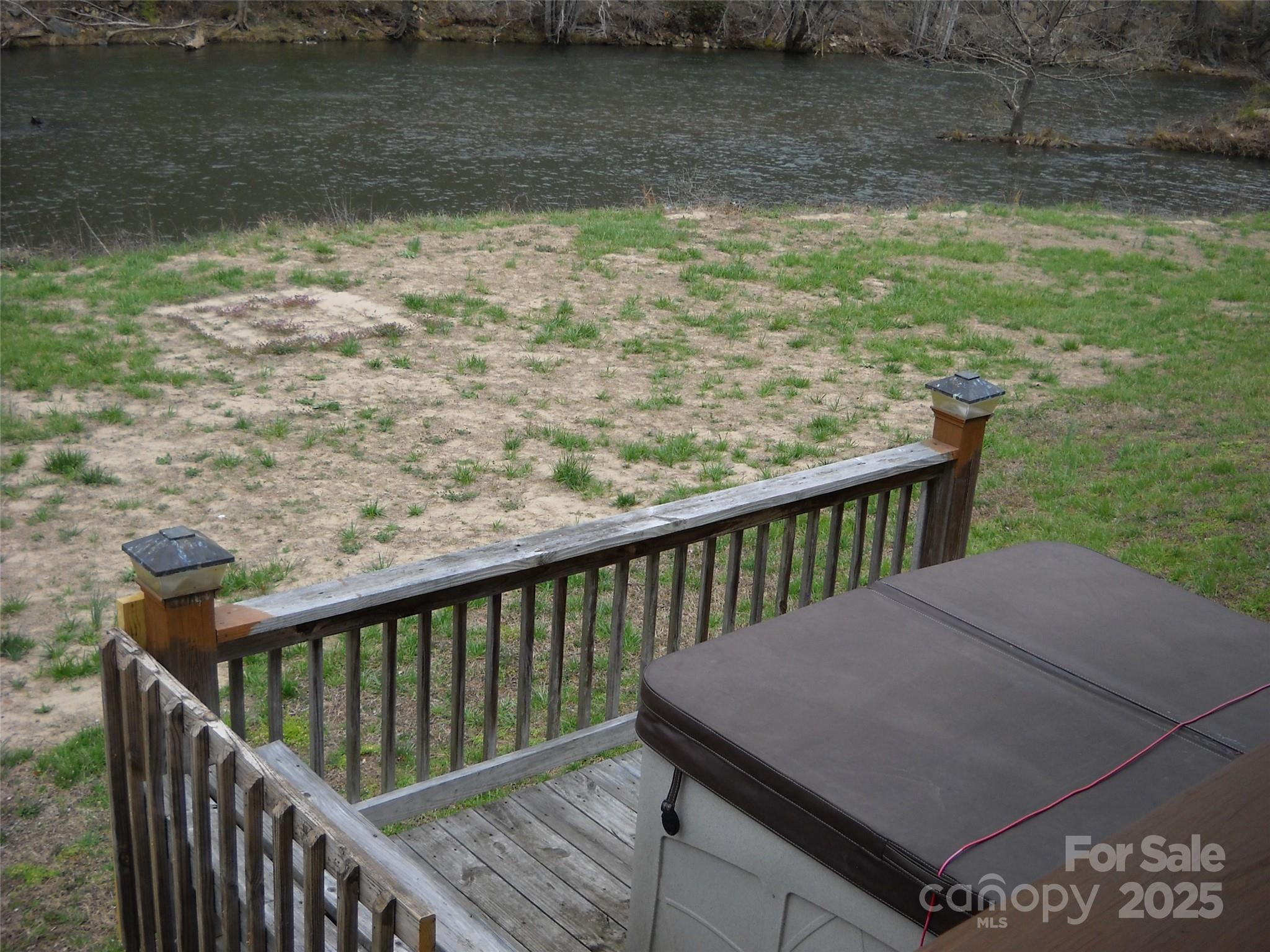 992 Hornet Drive Property Photo 9