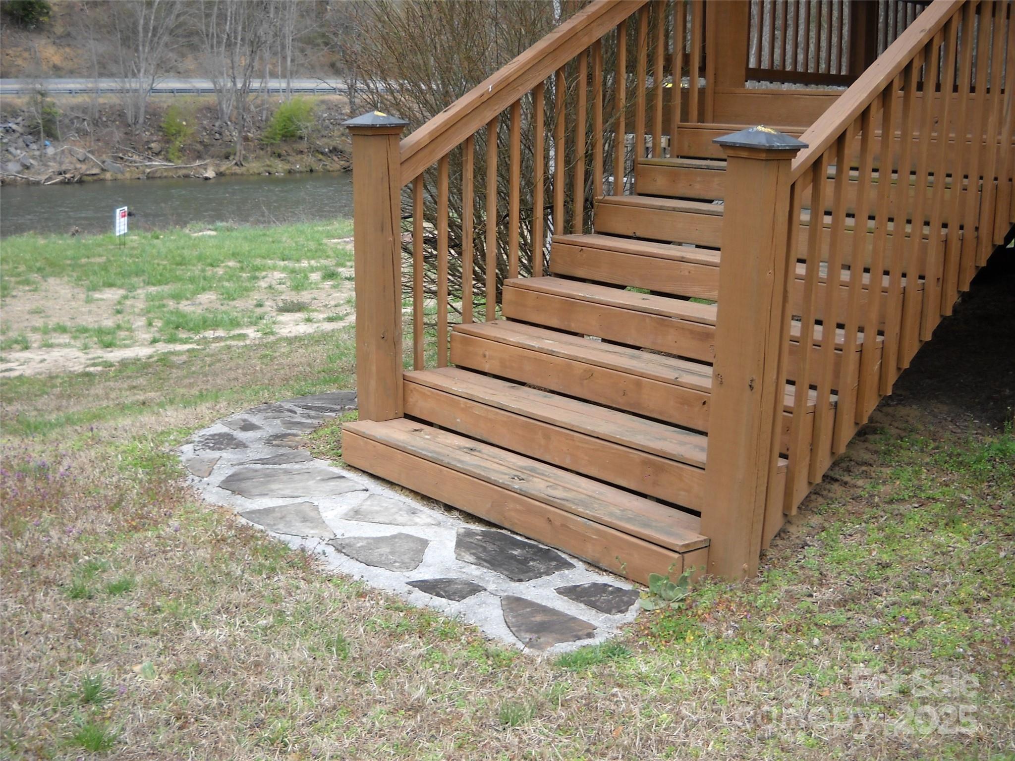 992 Hornet Drive Property Photo 10