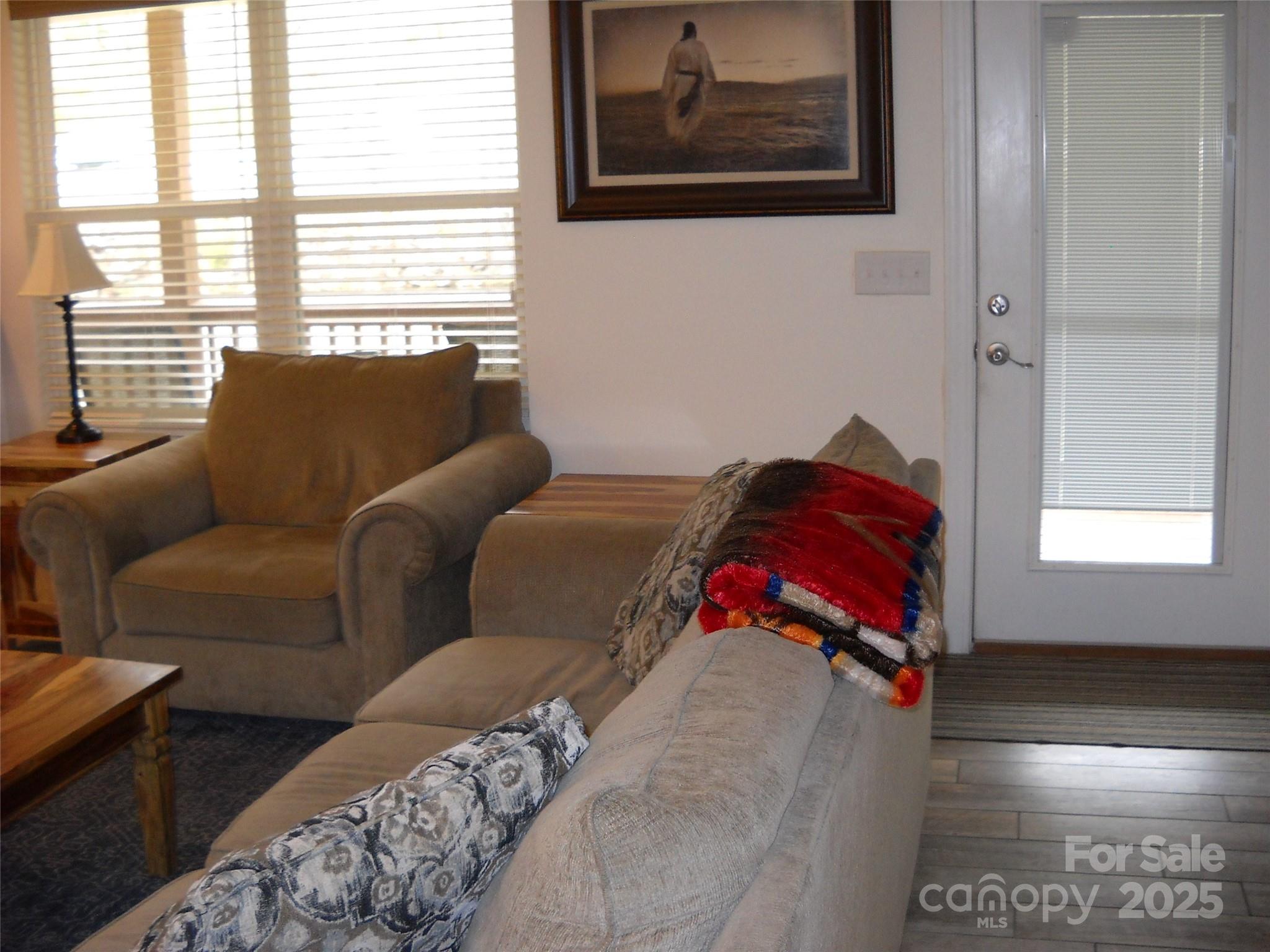 992 Hornet Drive Property Photo 11