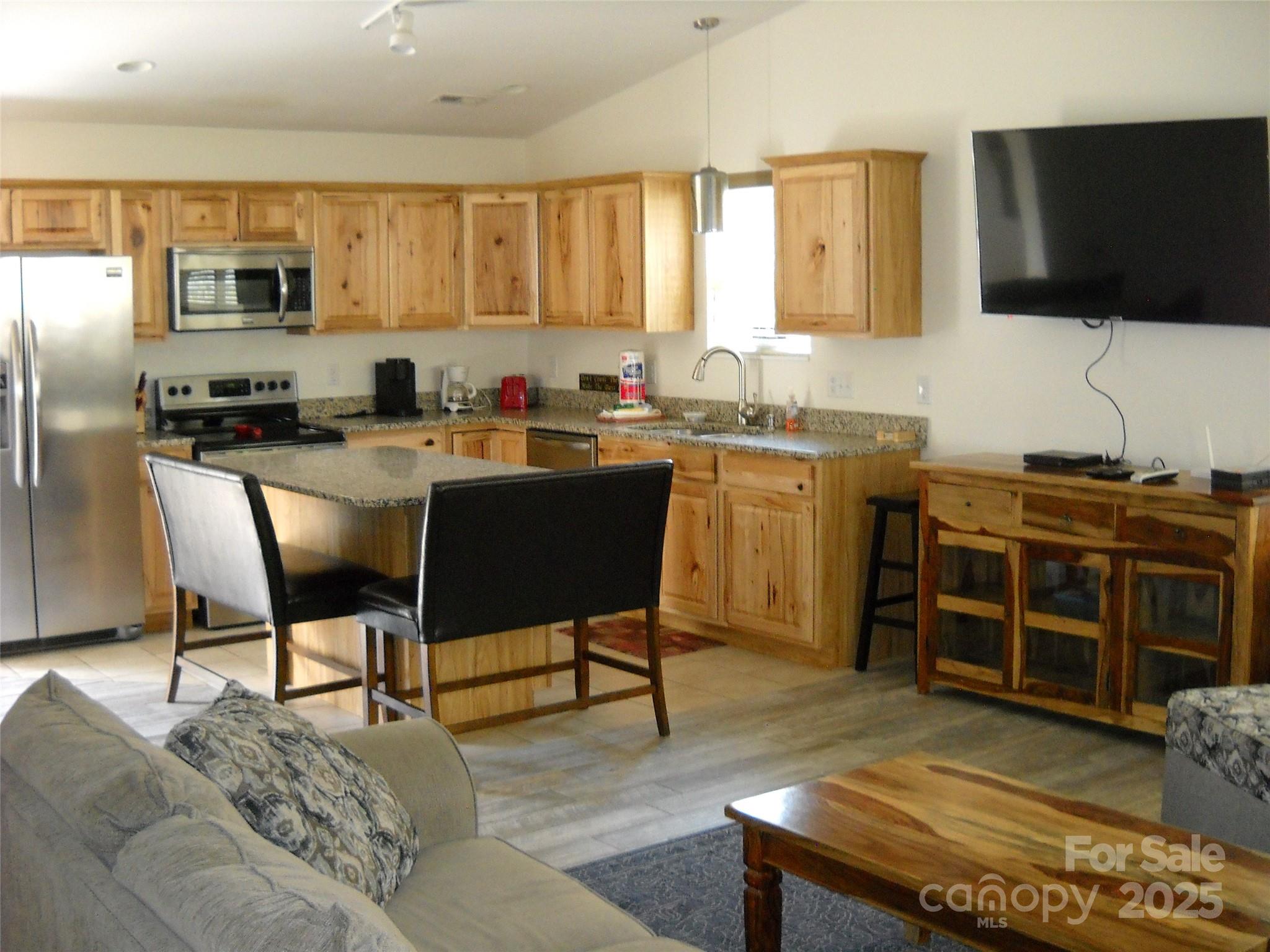 992 Hornet Drive Property Photo 15