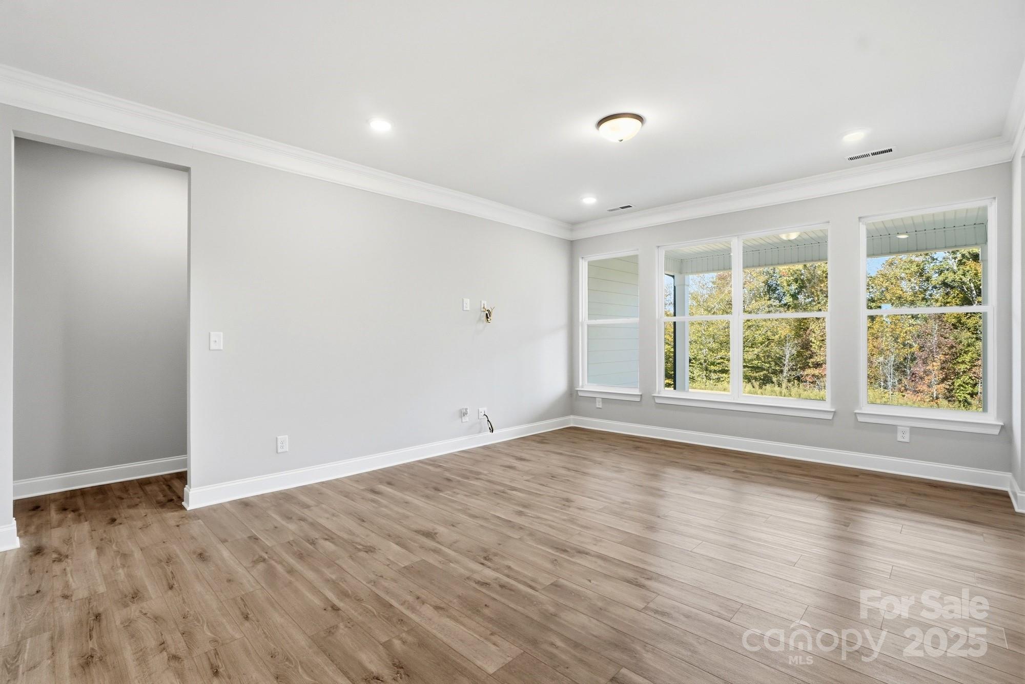 1453 Ardmore Drive 240 Property Photo 8