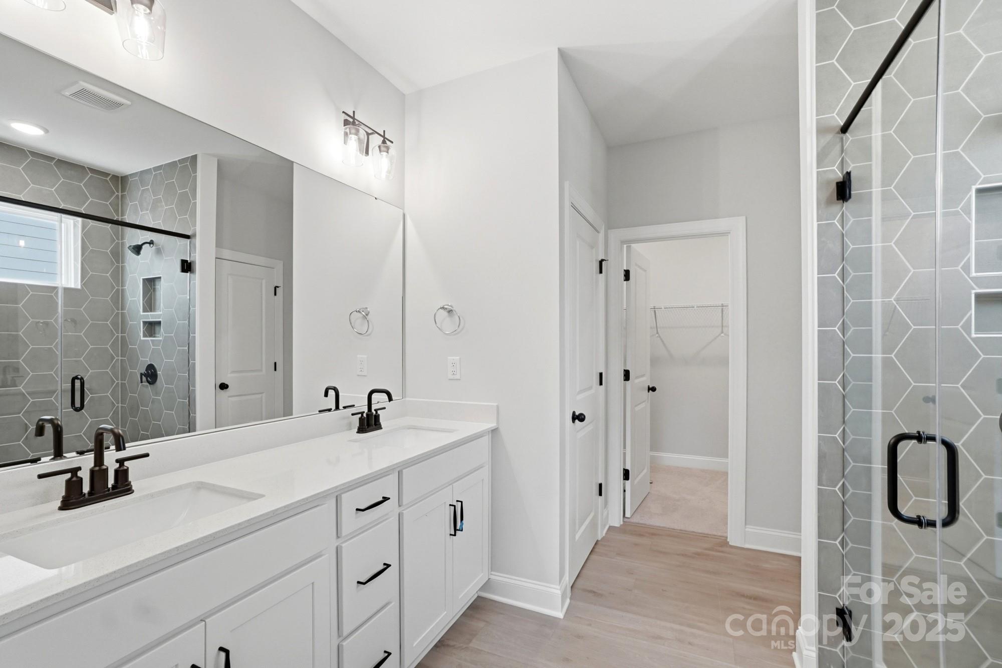 1453 Ardmore Drive 240 Property Photo 14