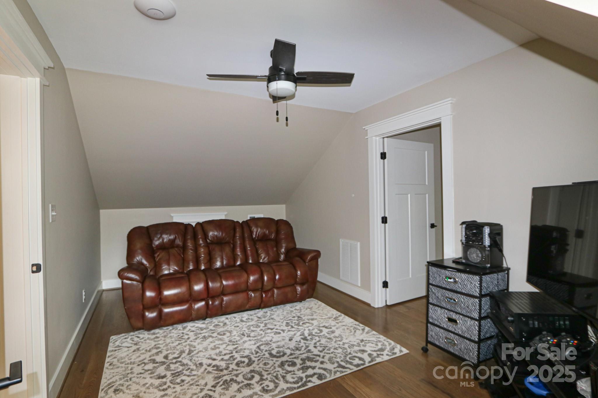 114 Eldridge Lane Property Photo 27