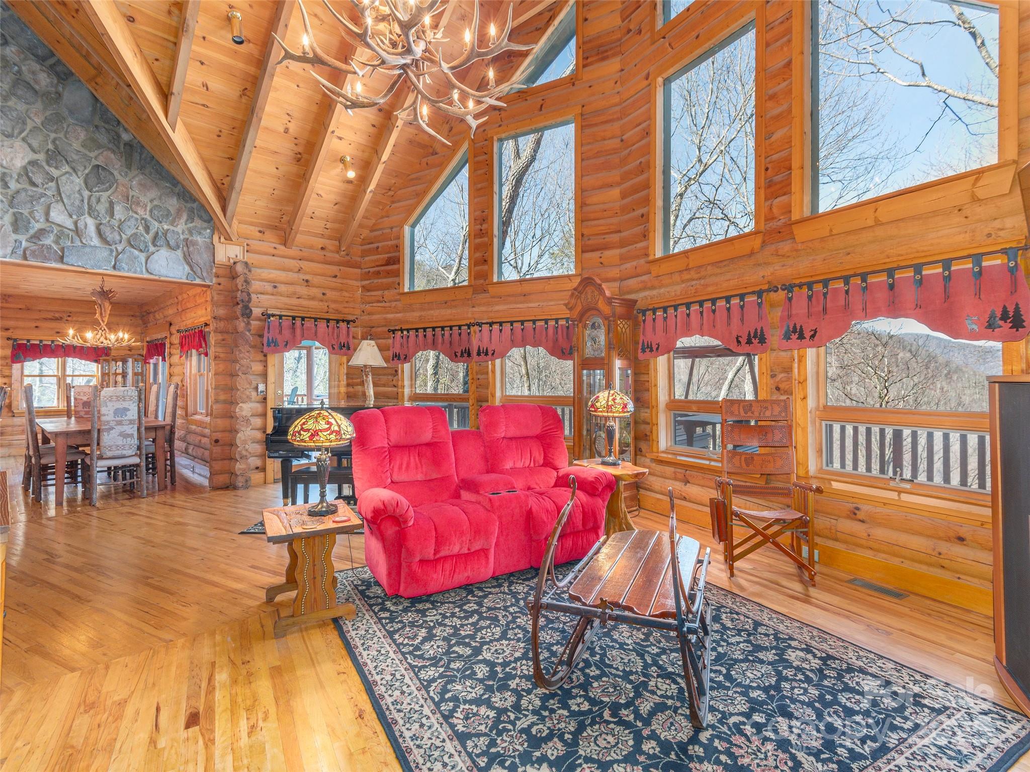 35 Falcon Crest Loop Property Photo 7