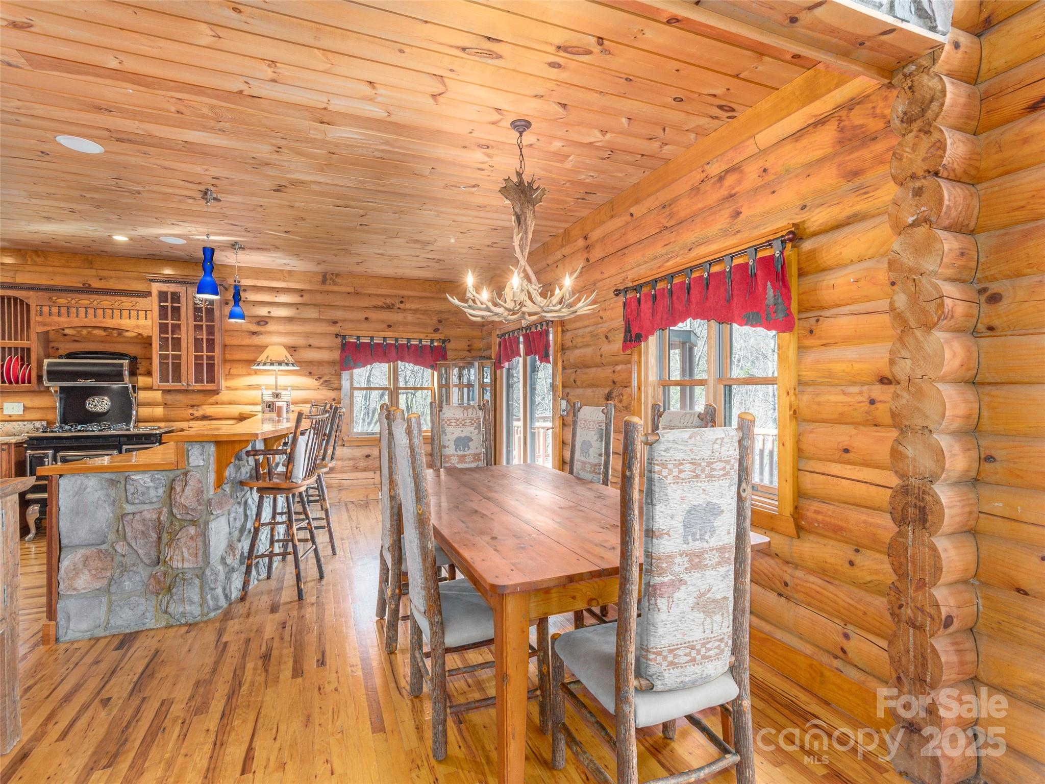 35 Falcon Crest Loop Property Photo 9