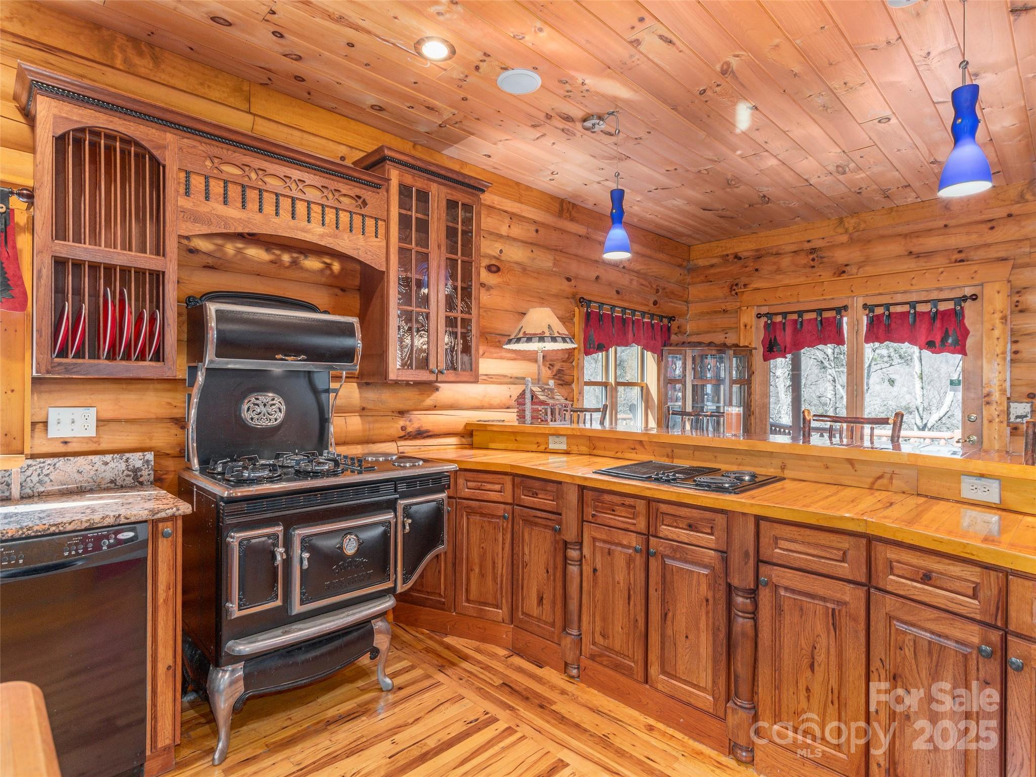 35 Falcon Crest Loop Property Photo 13