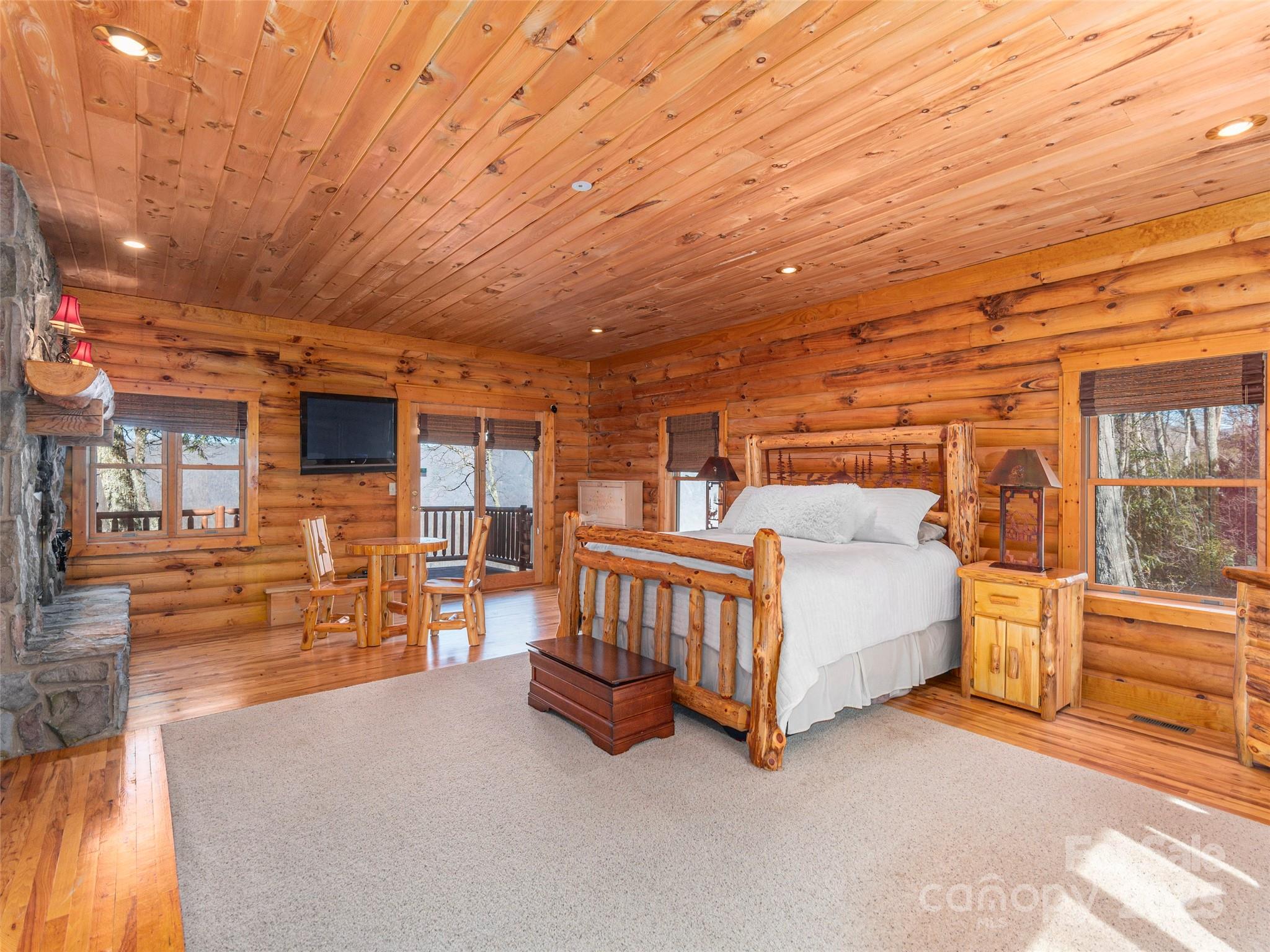 35 Falcon Crest Loop Property Photo 14