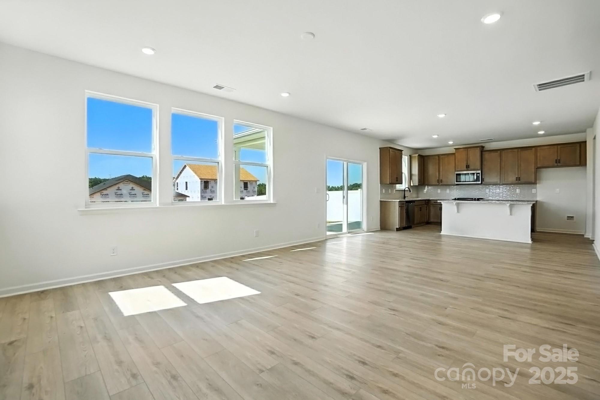 346 Knotty Wood Drive 71 Property Photo 6