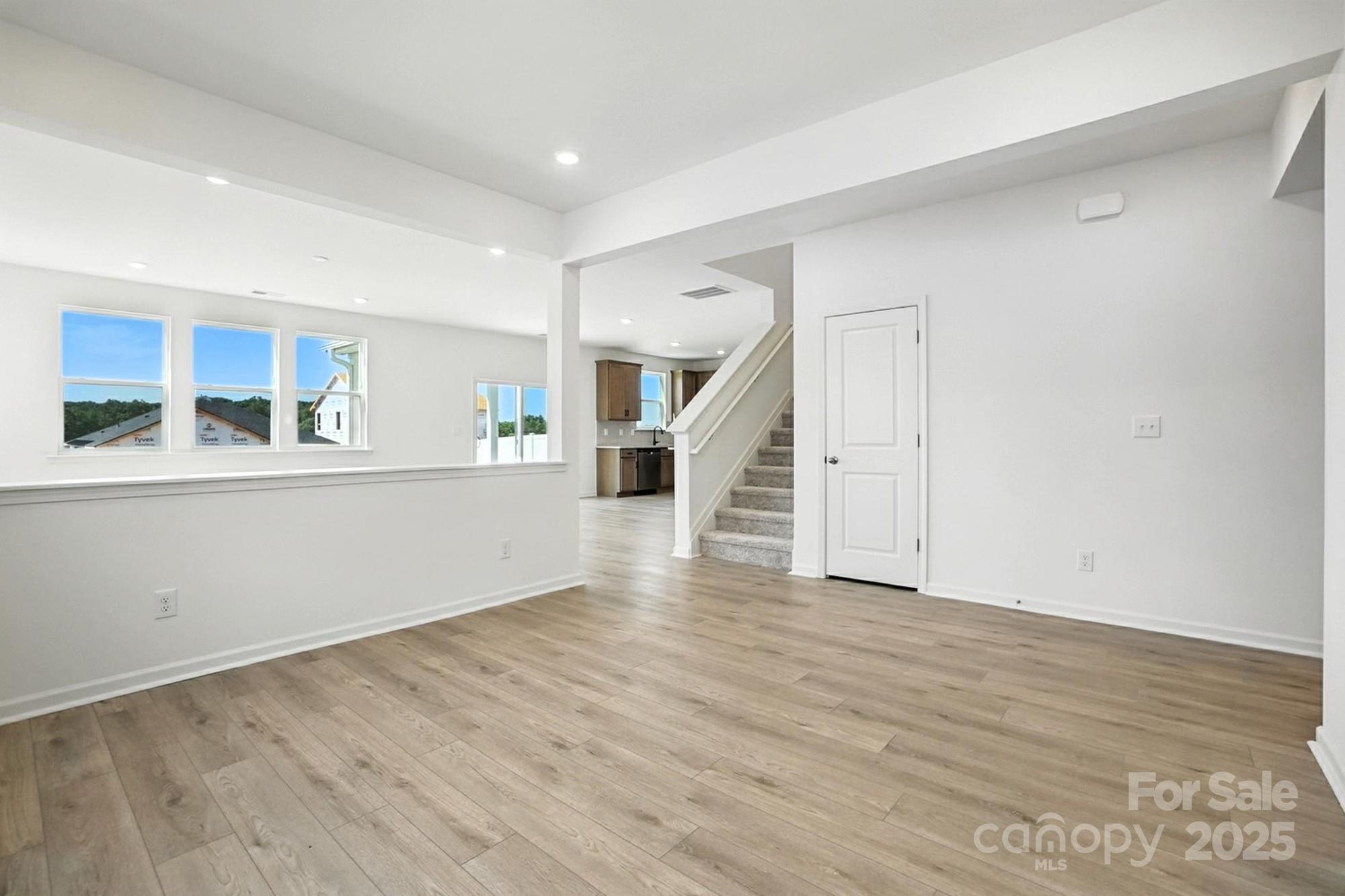 346 Knotty Wood Drive 71 Property Photo 8