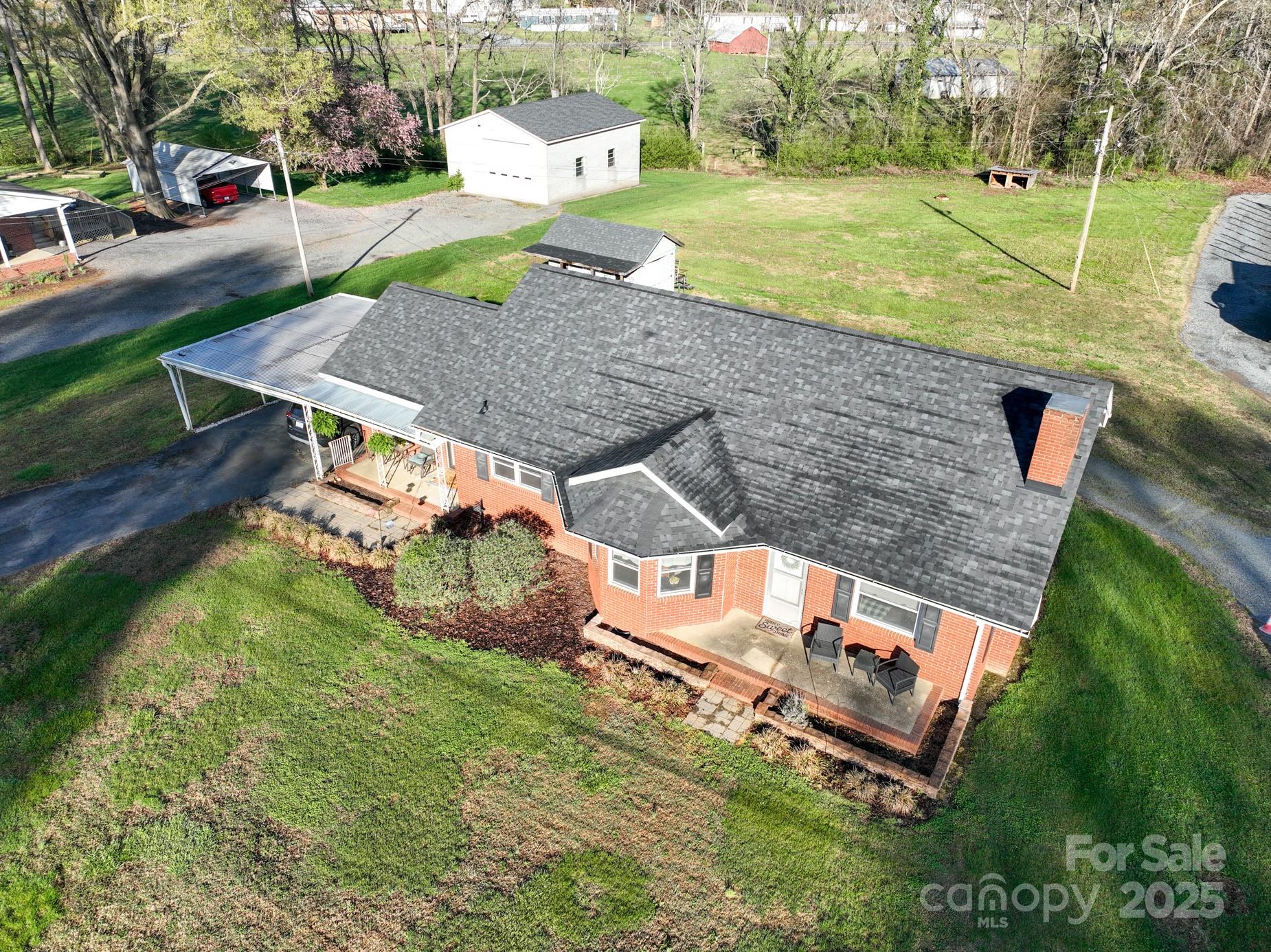 24869 Millingport Road Property Photo