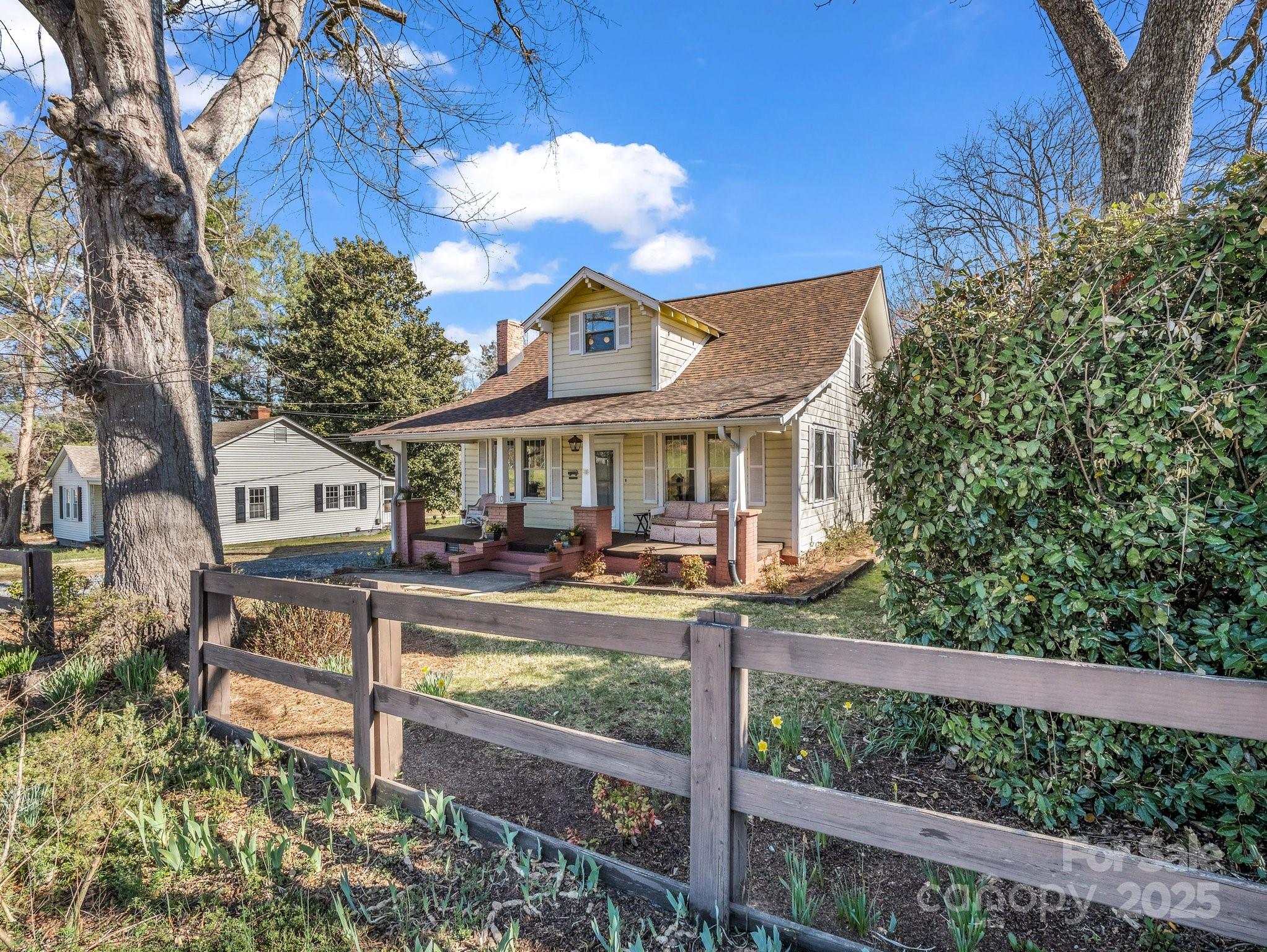 110 N Lyles Avenue Property Photo