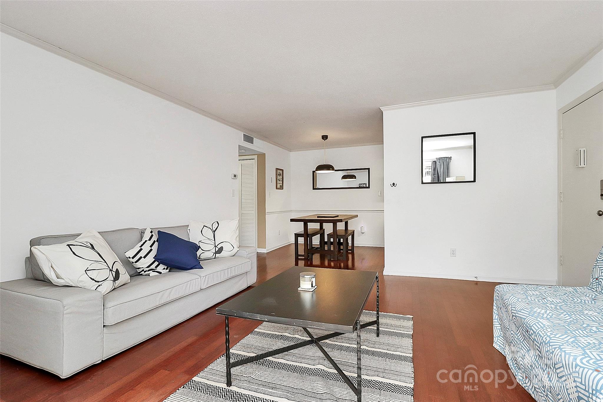 4743 Hedgemore Drive E Property Photo 2