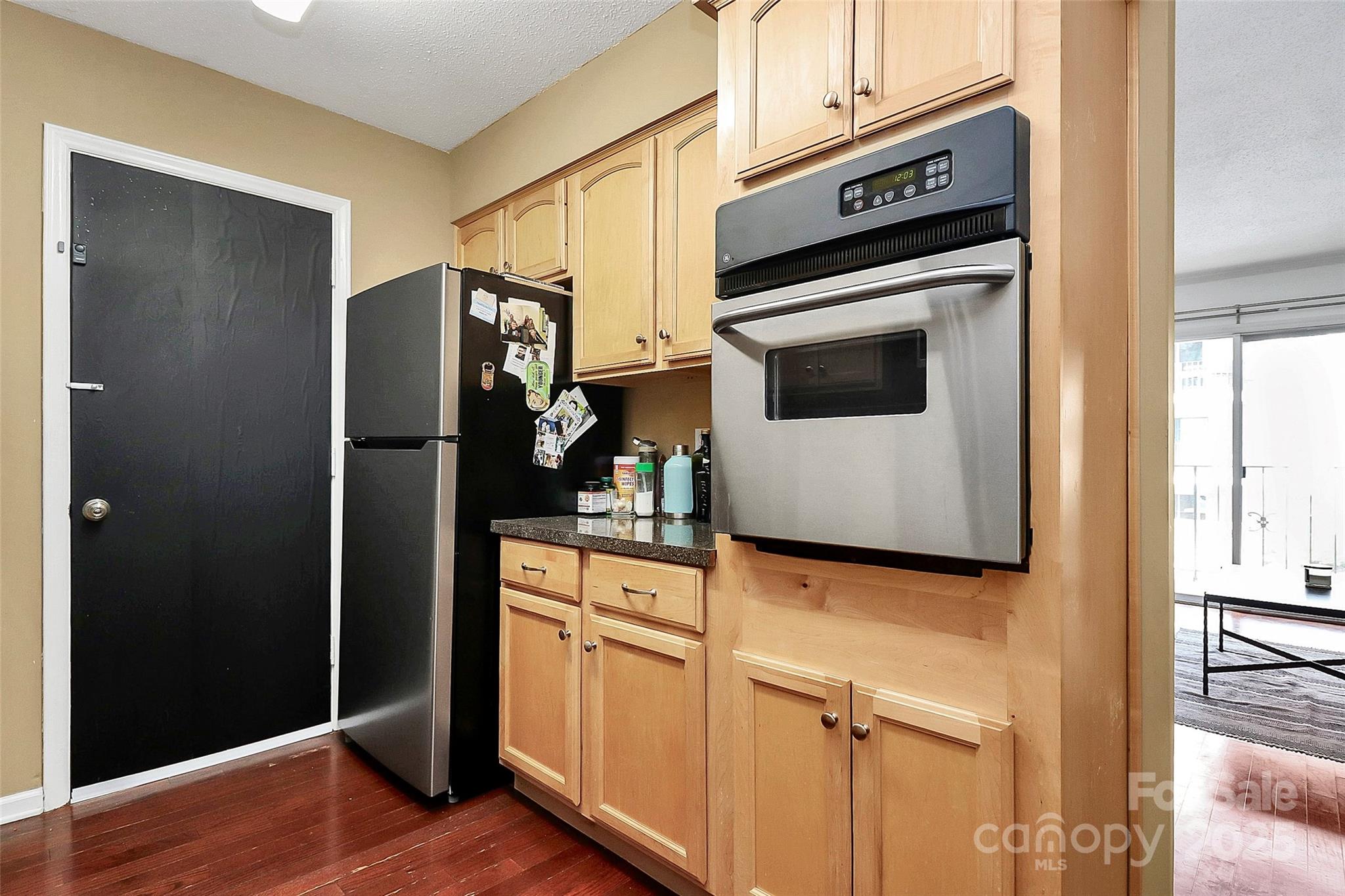 4743 Hedgemore Drive E Property Photo 7