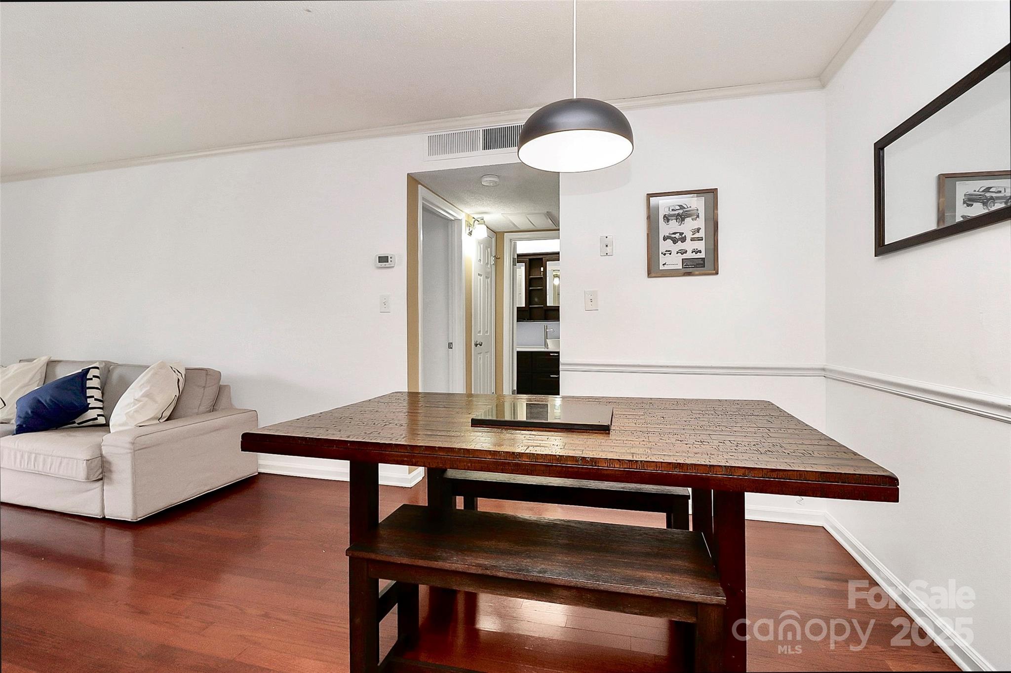 4743 Hedgemore Drive E Property Photo 8