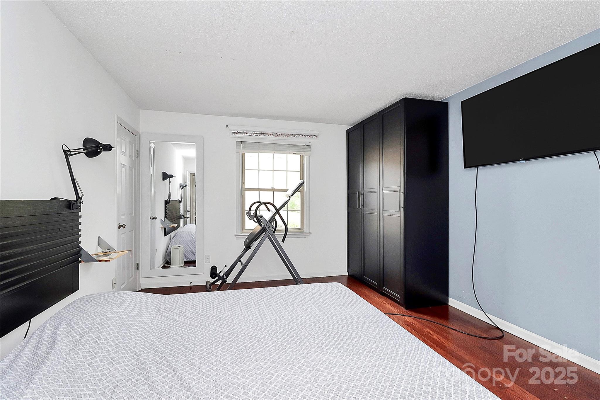 4743 Hedgemore Drive E Property Photo 13