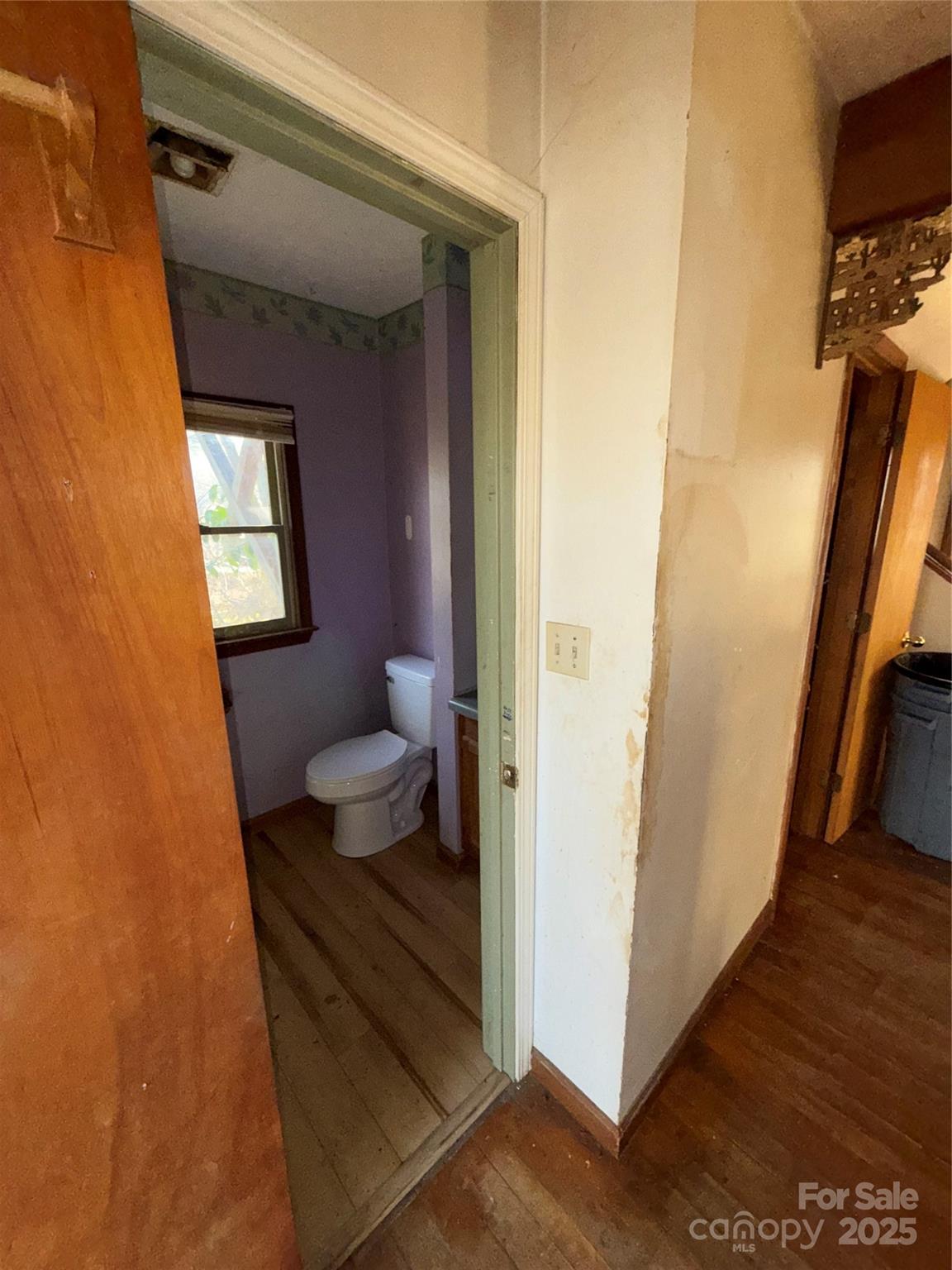 708 Miami Terrace Property Photo 13
