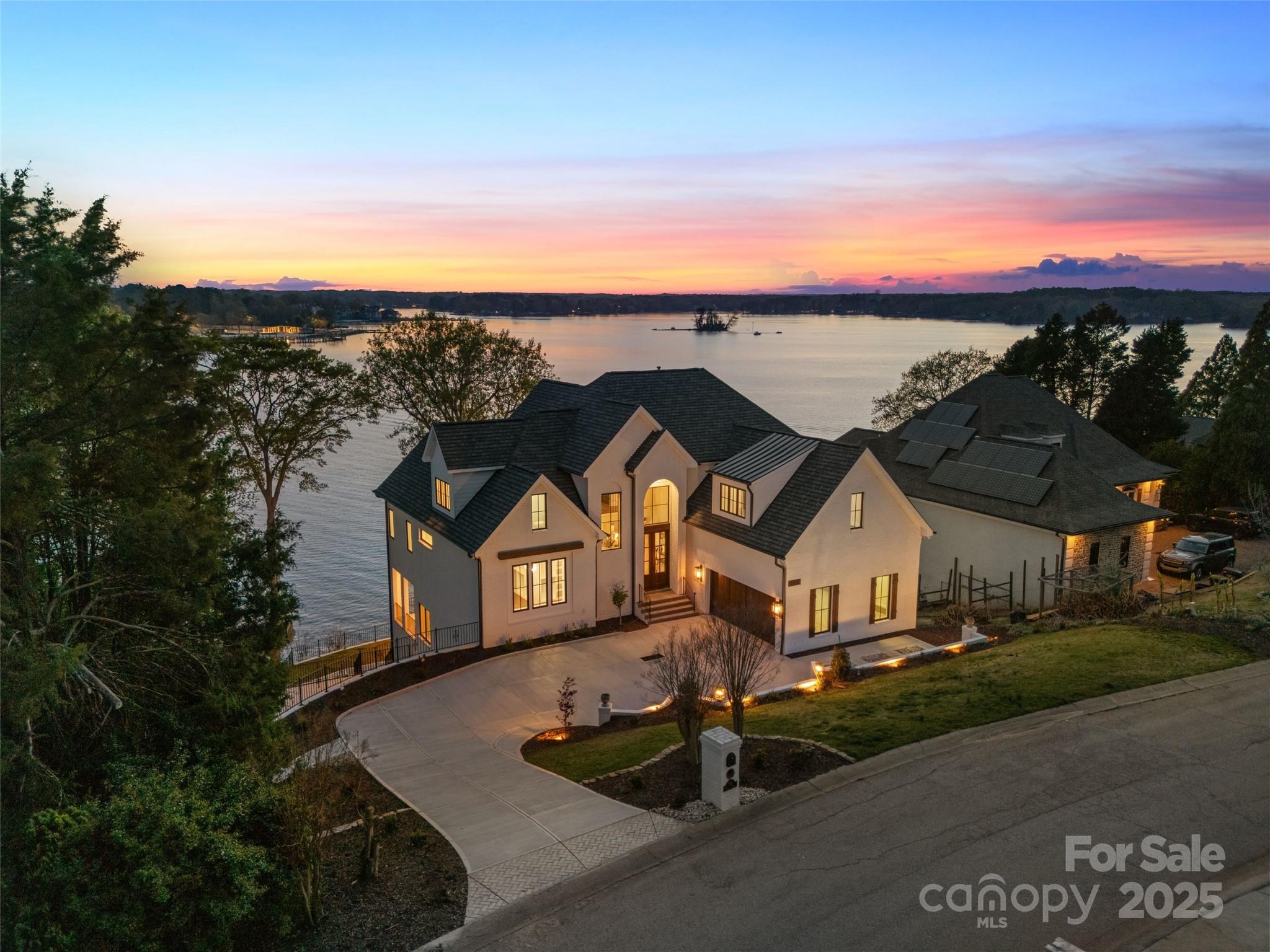 7116 Topsail Circle Property Photo 3