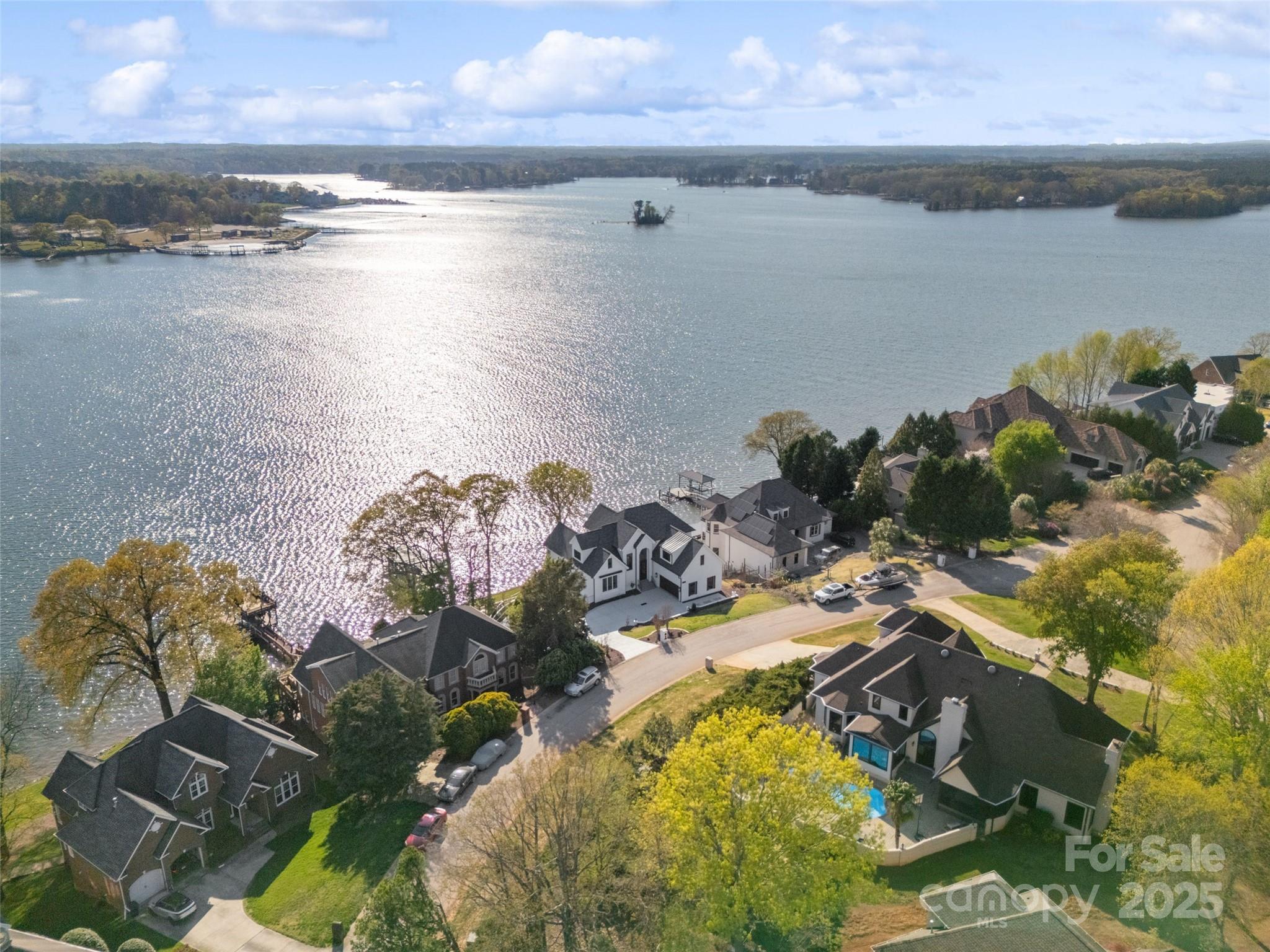 7116 Topsail Circle Property Photo 8