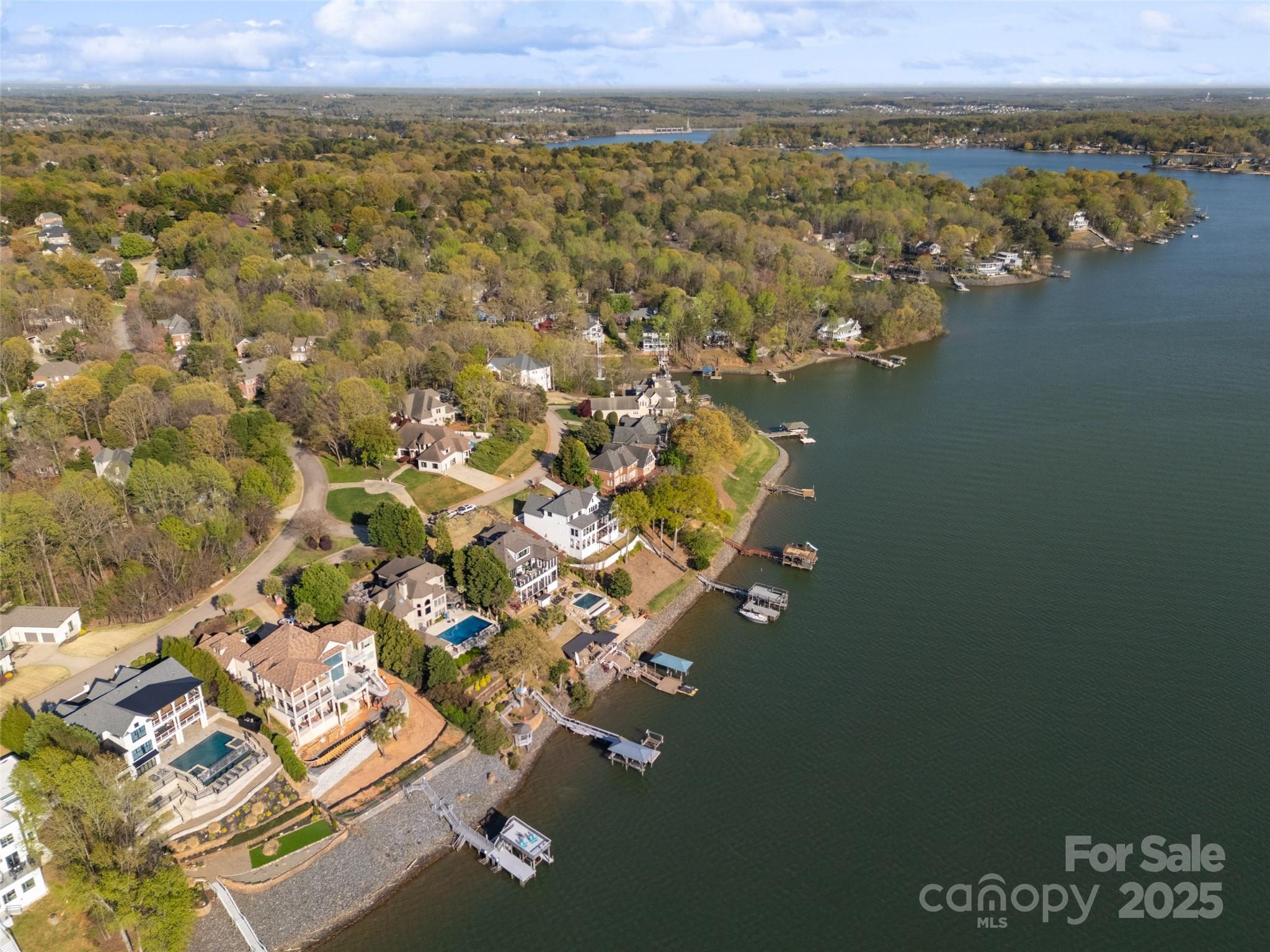 7116 Topsail Circle Property Photo 9