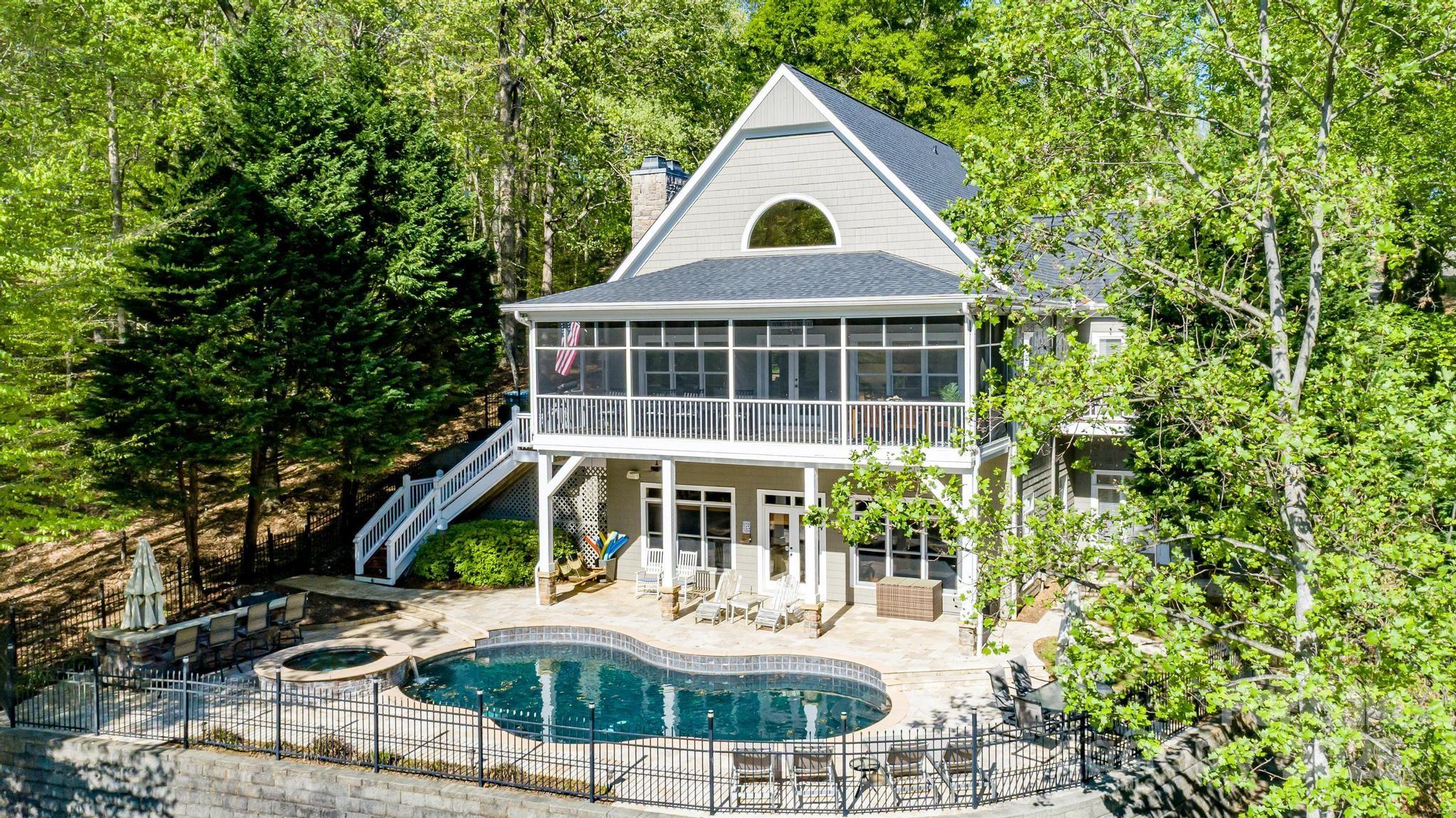 1676 Sherwood Court Property Photo 2