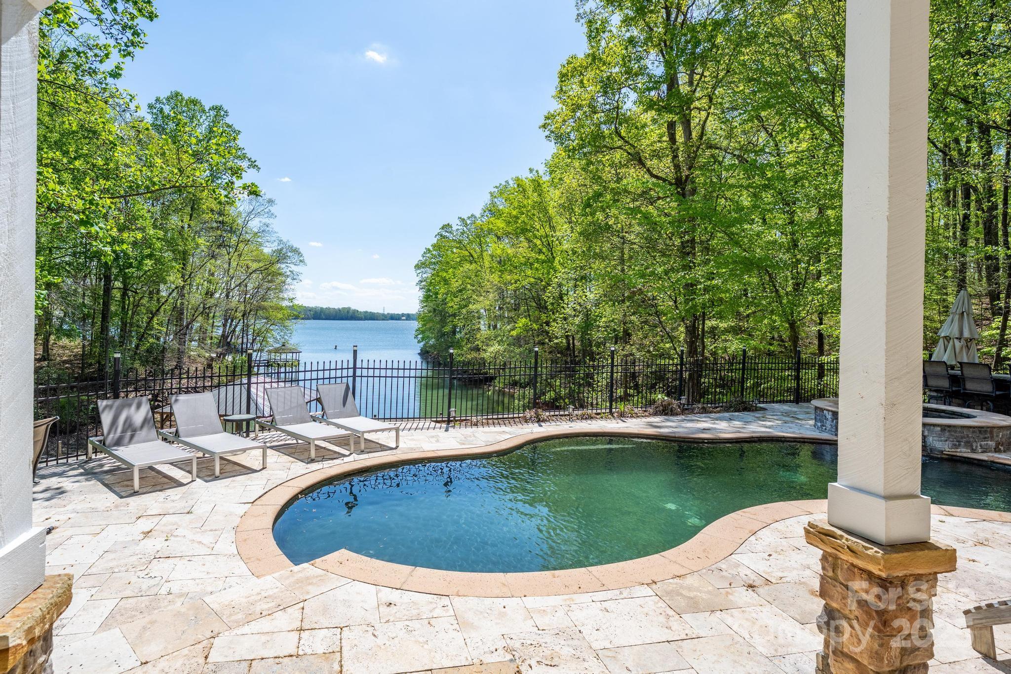 1676 Sherwood Court Property Photo 5