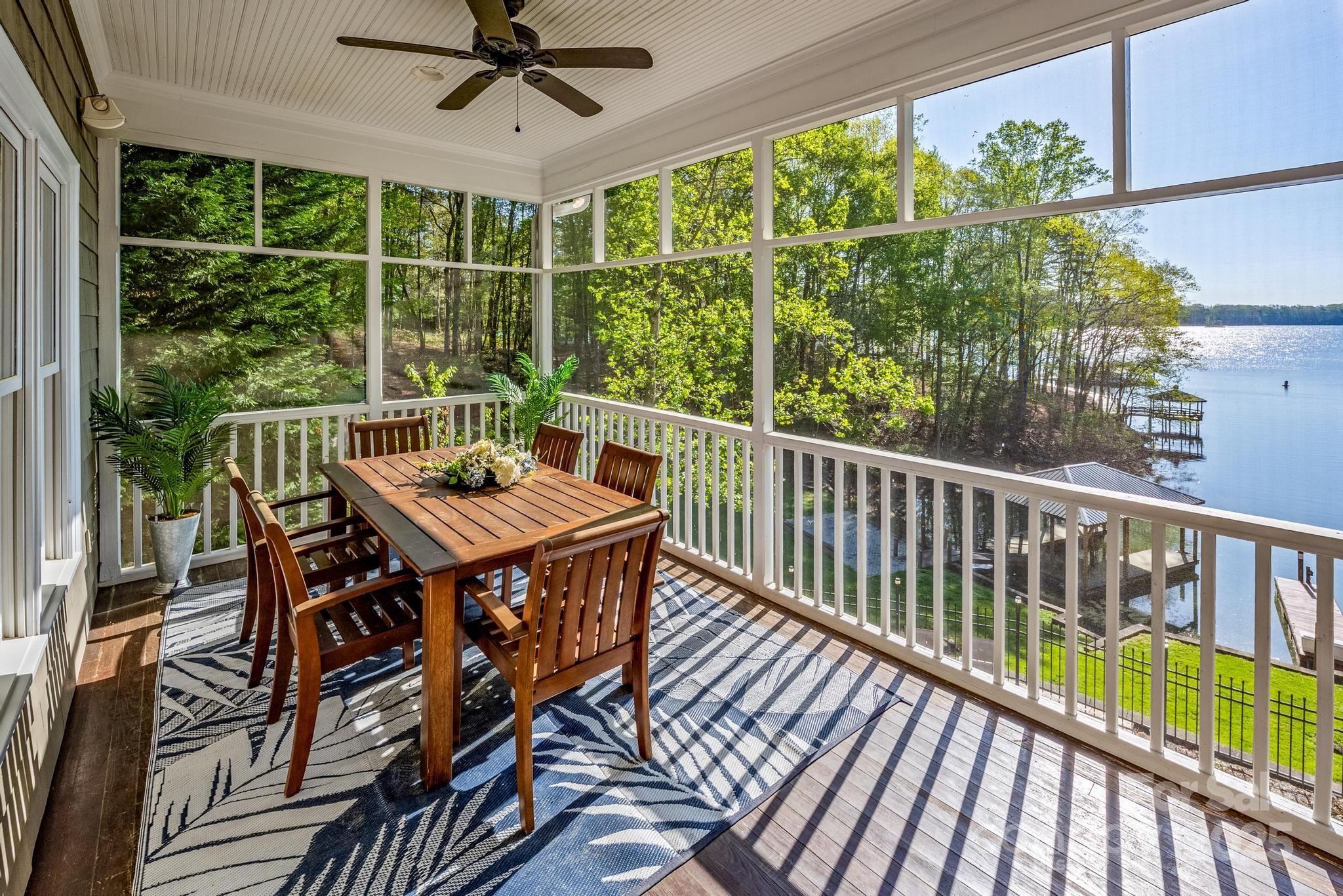 1676 Sherwood Court Property Photo 11