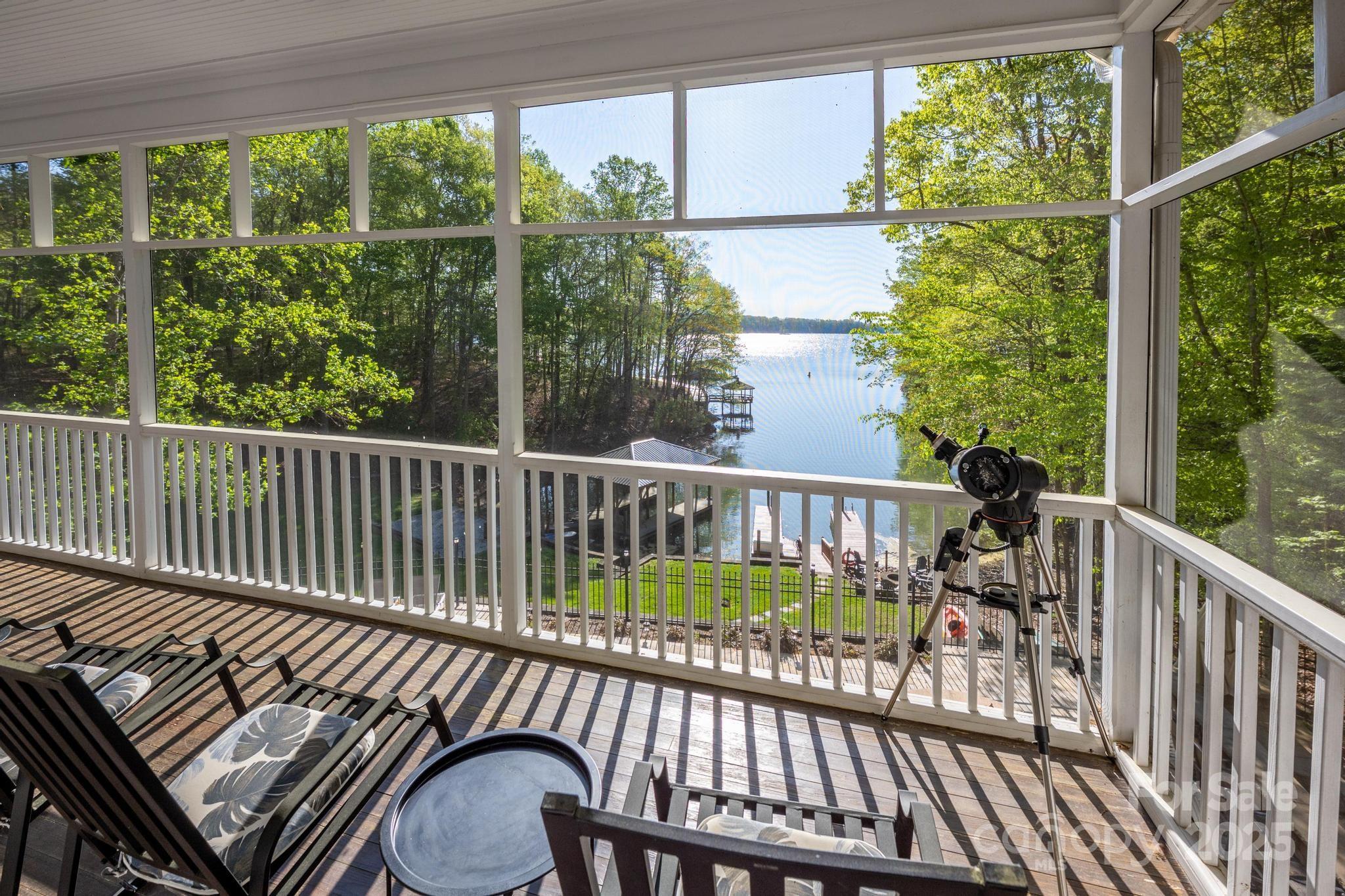 1676 Sherwood Court Property Photo 12