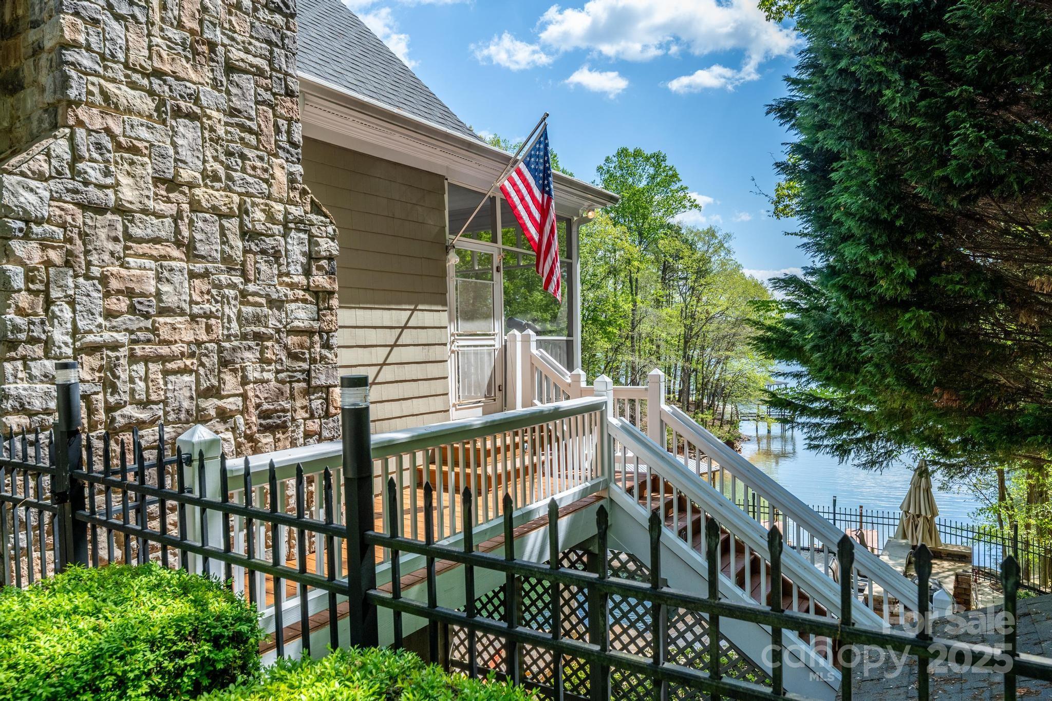 1676 Sherwood Court Property Photo 13