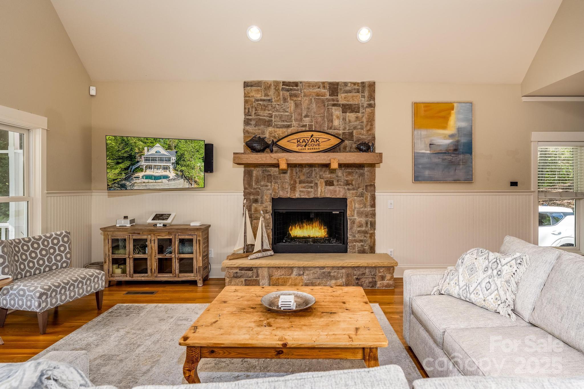 1676 Sherwood Court Property Photo 16