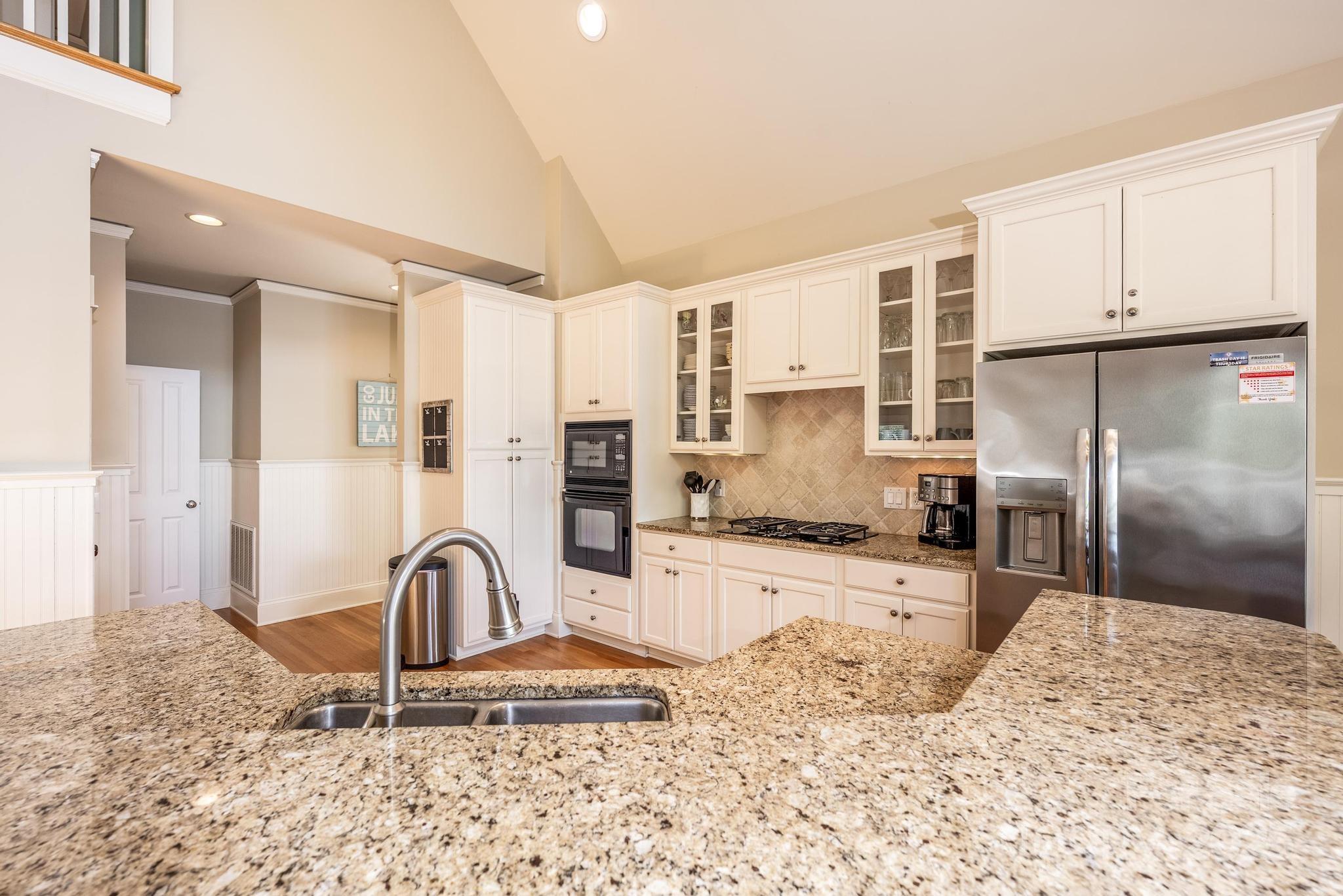 1676 Sherwood Court Property Photo 21