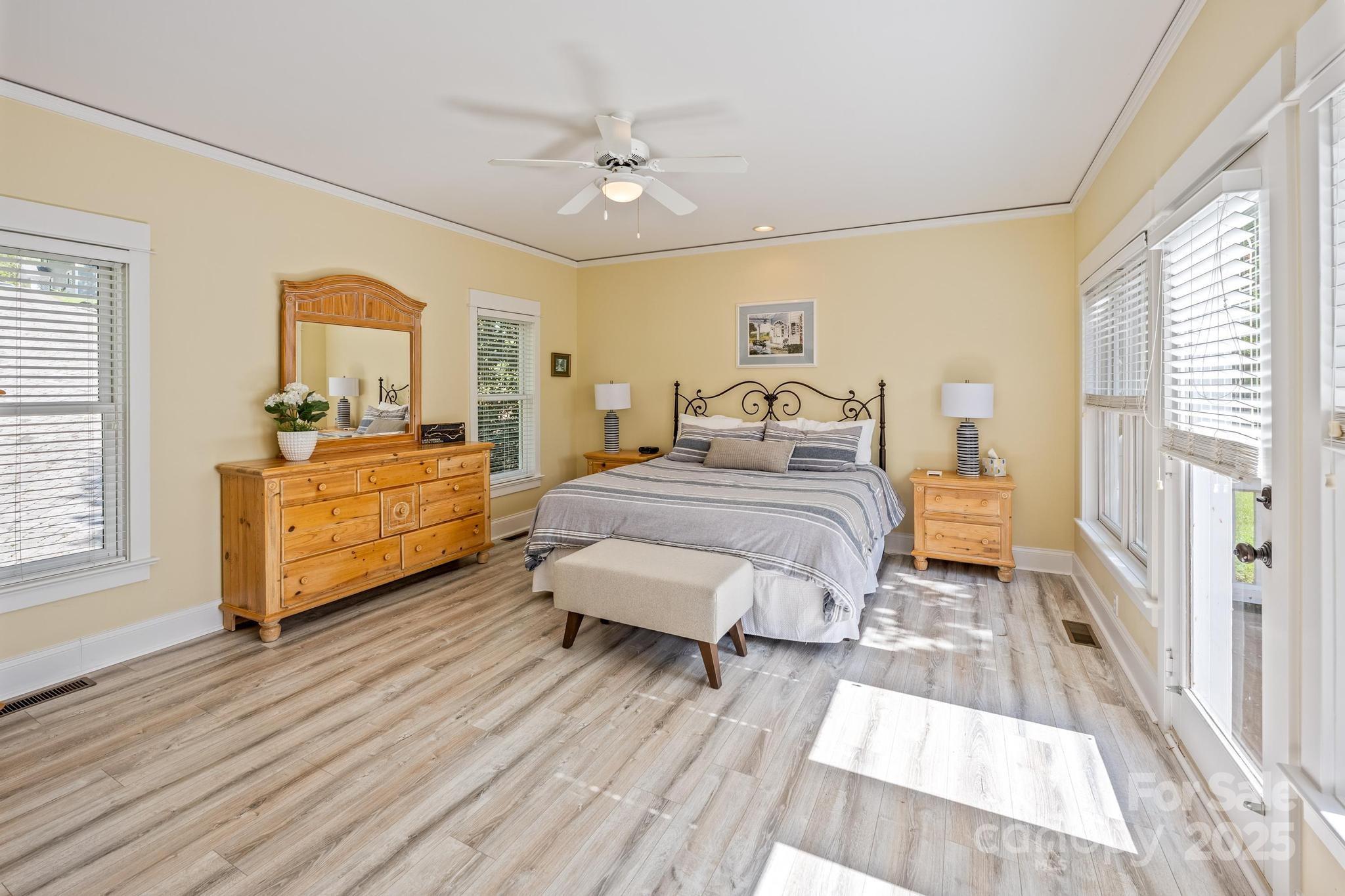 1676 Sherwood Court Property Photo 24