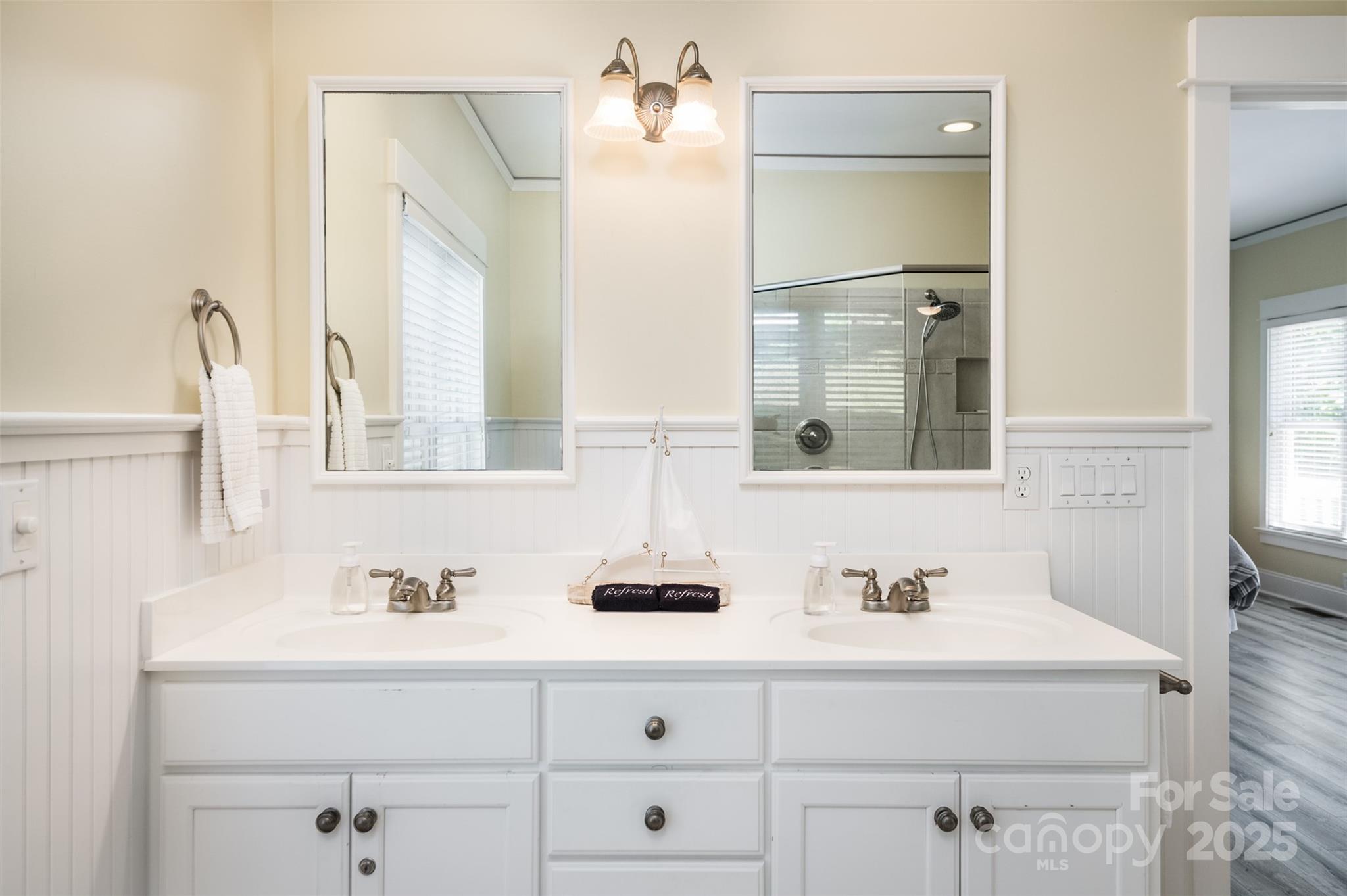 1676 Sherwood Court Property Photo 28