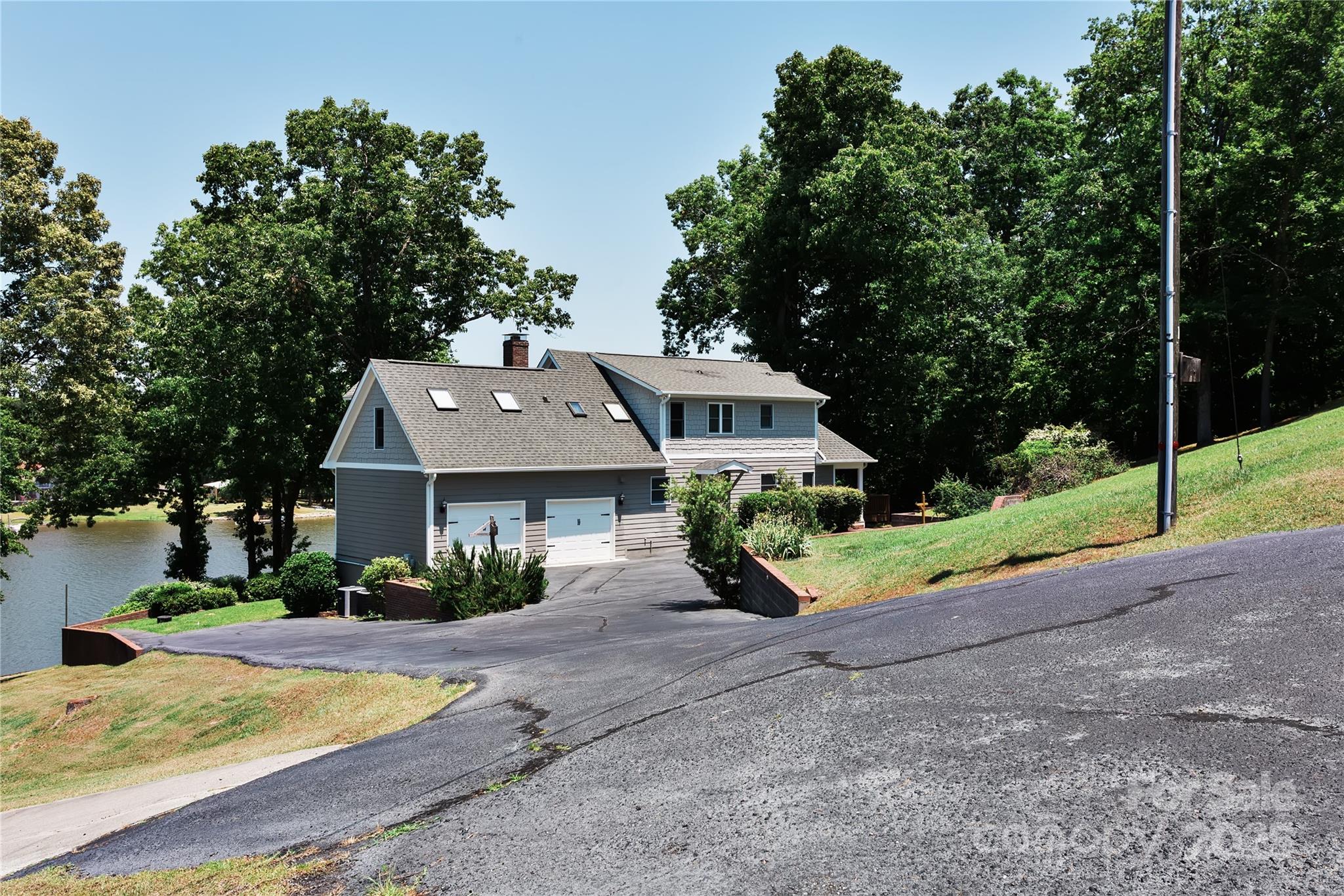 331 Westshore Drive Property Photo 2