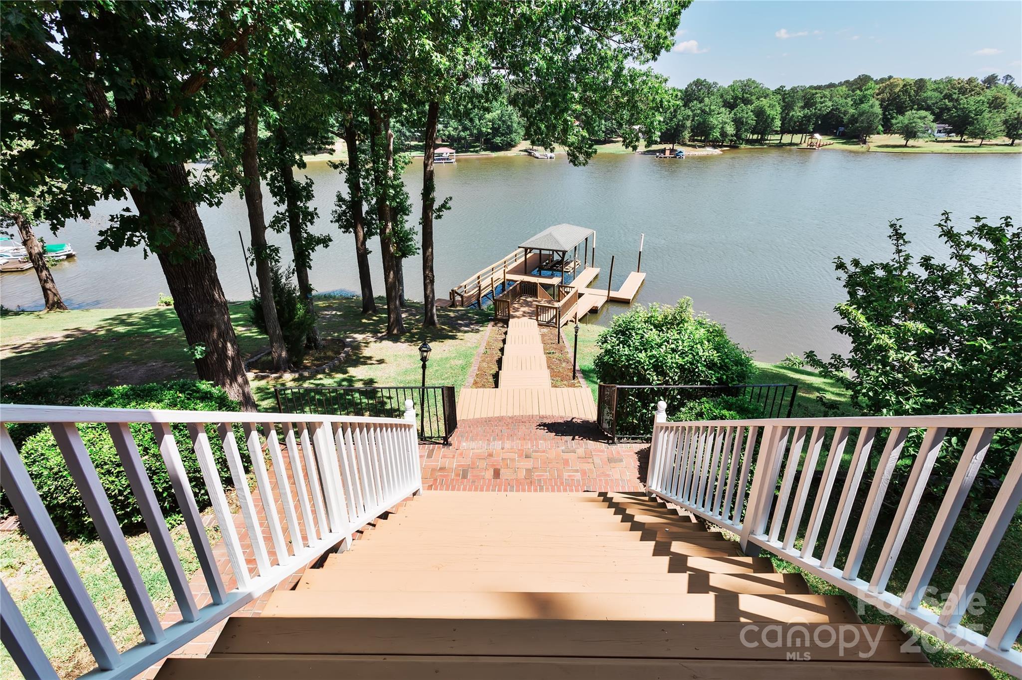 331 Westshore Drive Property Photo 8